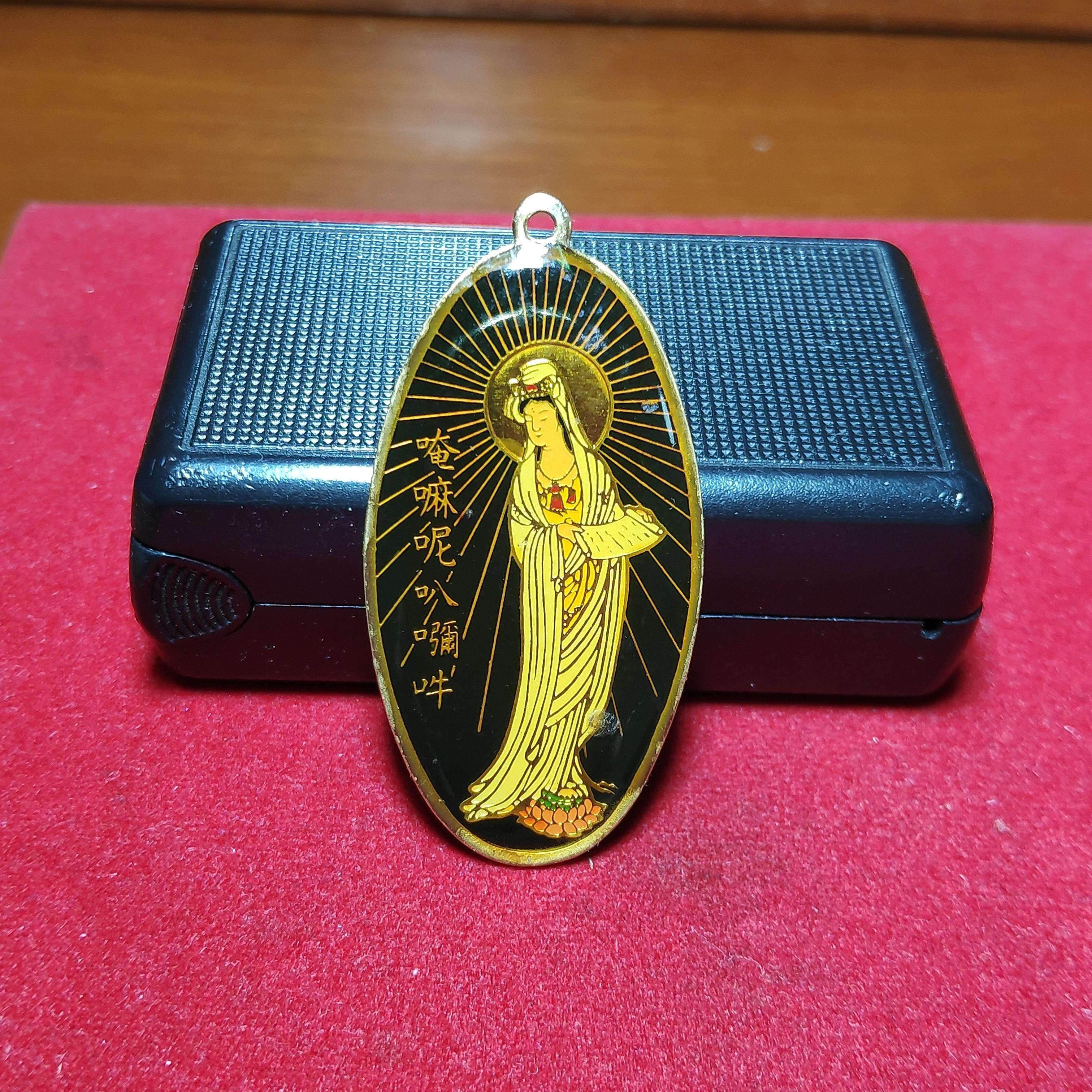 ล็อกเก็ตเจ้าเเม่กวนอิมหลวงพ่อโอภาสีอาศรมบางมด