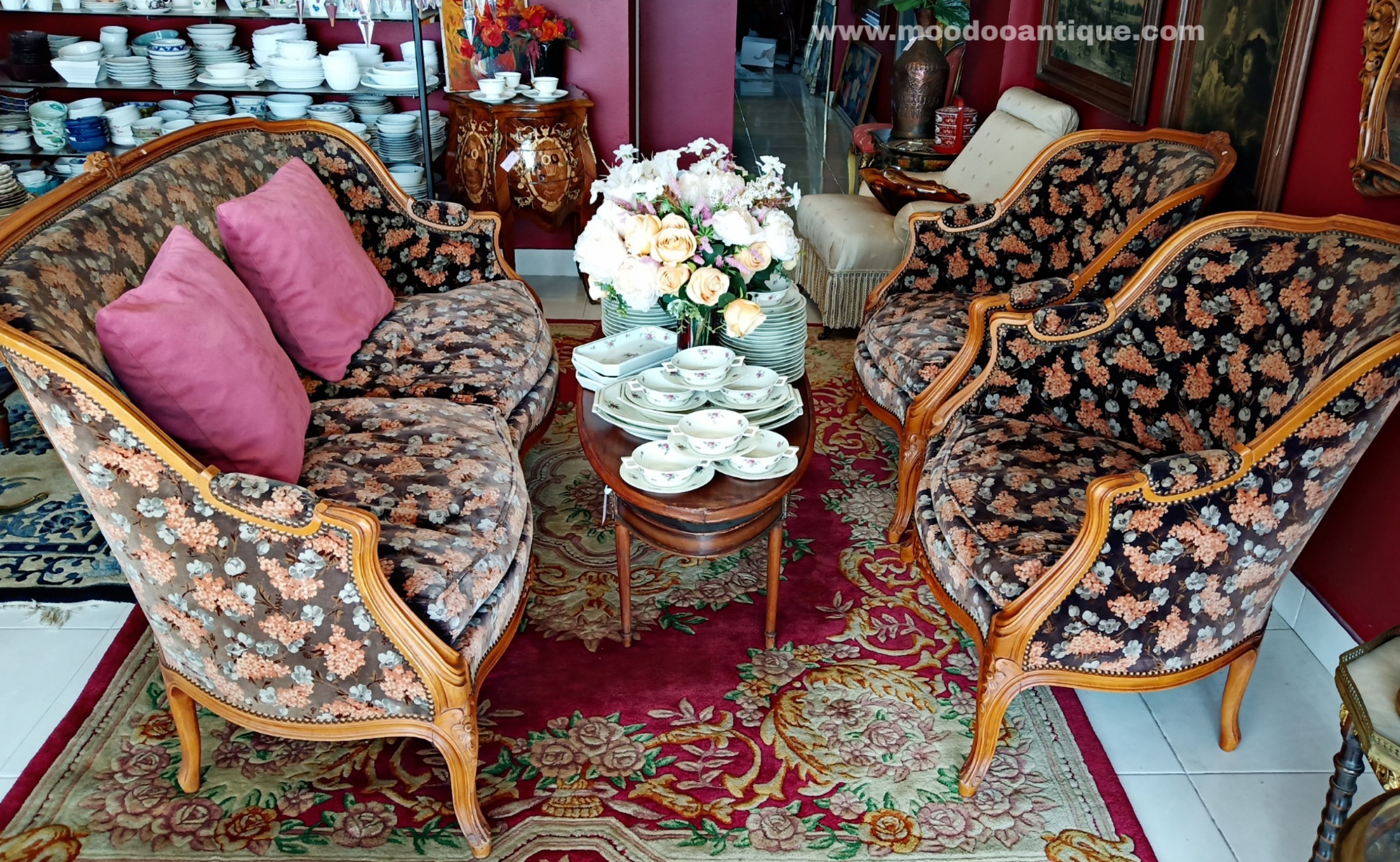 โซฟาขนเป็ดฝรั่งเศสลายดอกไม้