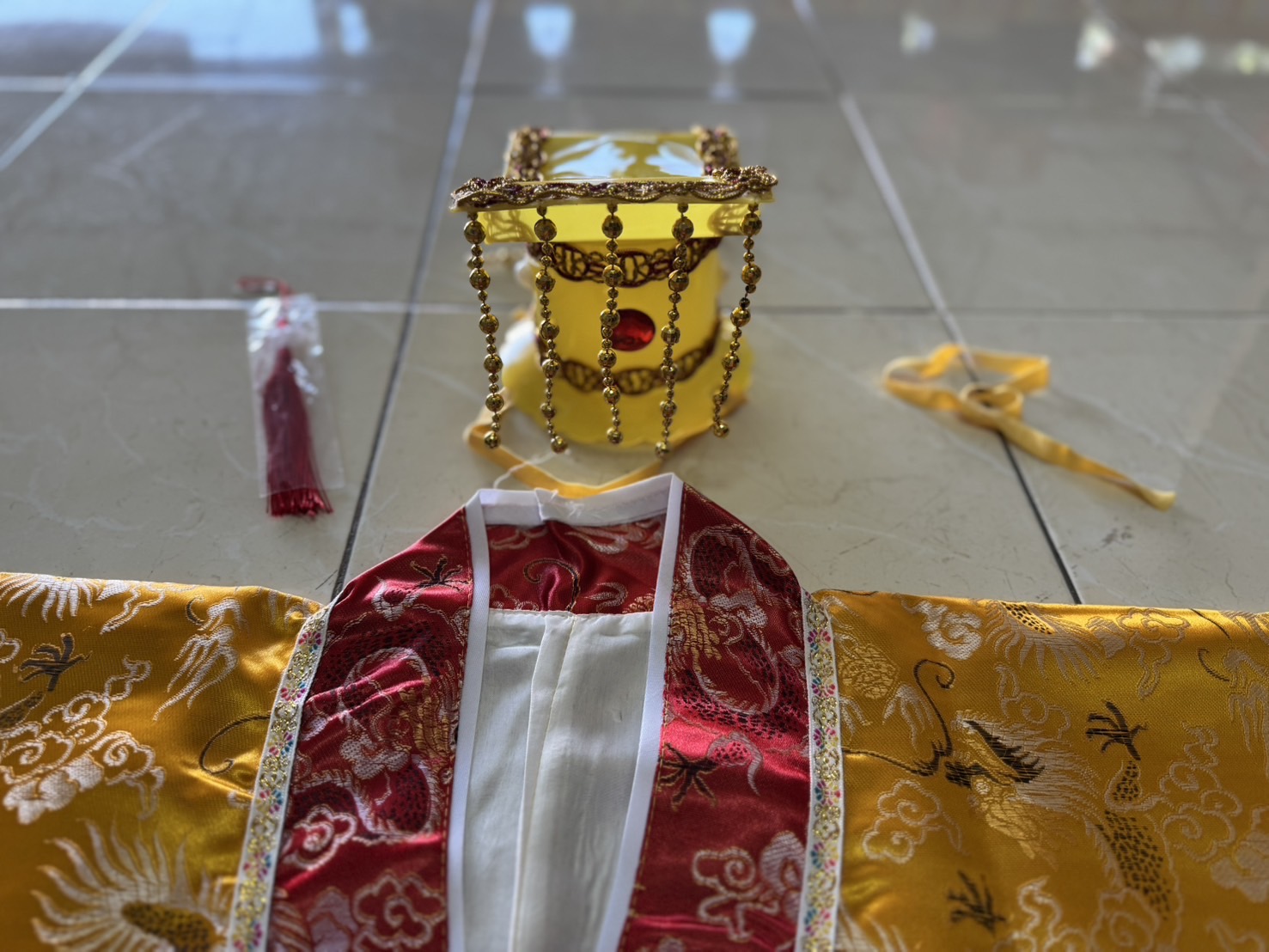 ชุดจักรพรรดิฮั่น สีทอง รหัส KK 107 สินค้าพร้อมส่ง