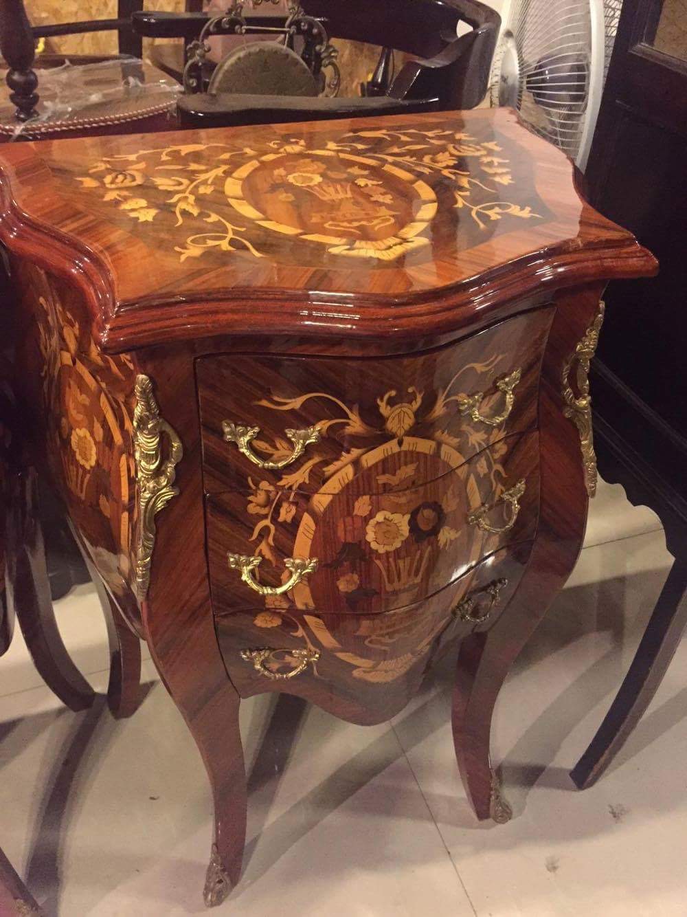 โต๊ะหัวเตียงคู่ ฝรั่งเศส