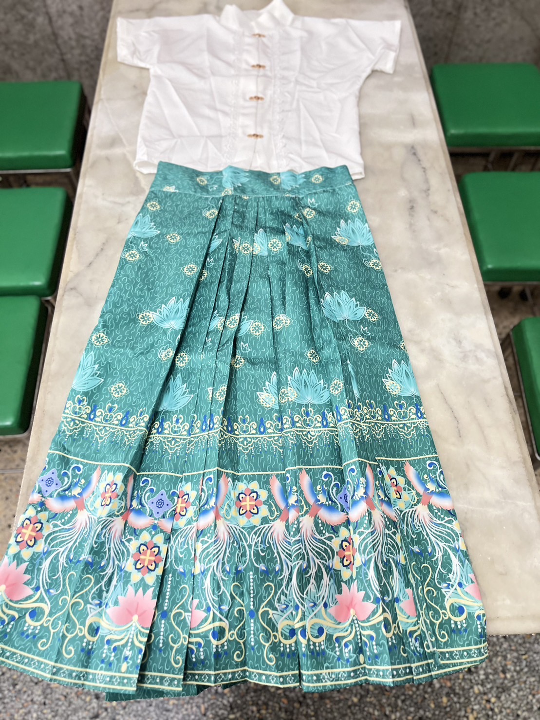 หม่าเมี่ยนสีเขียว เสื้อแขนสั้น