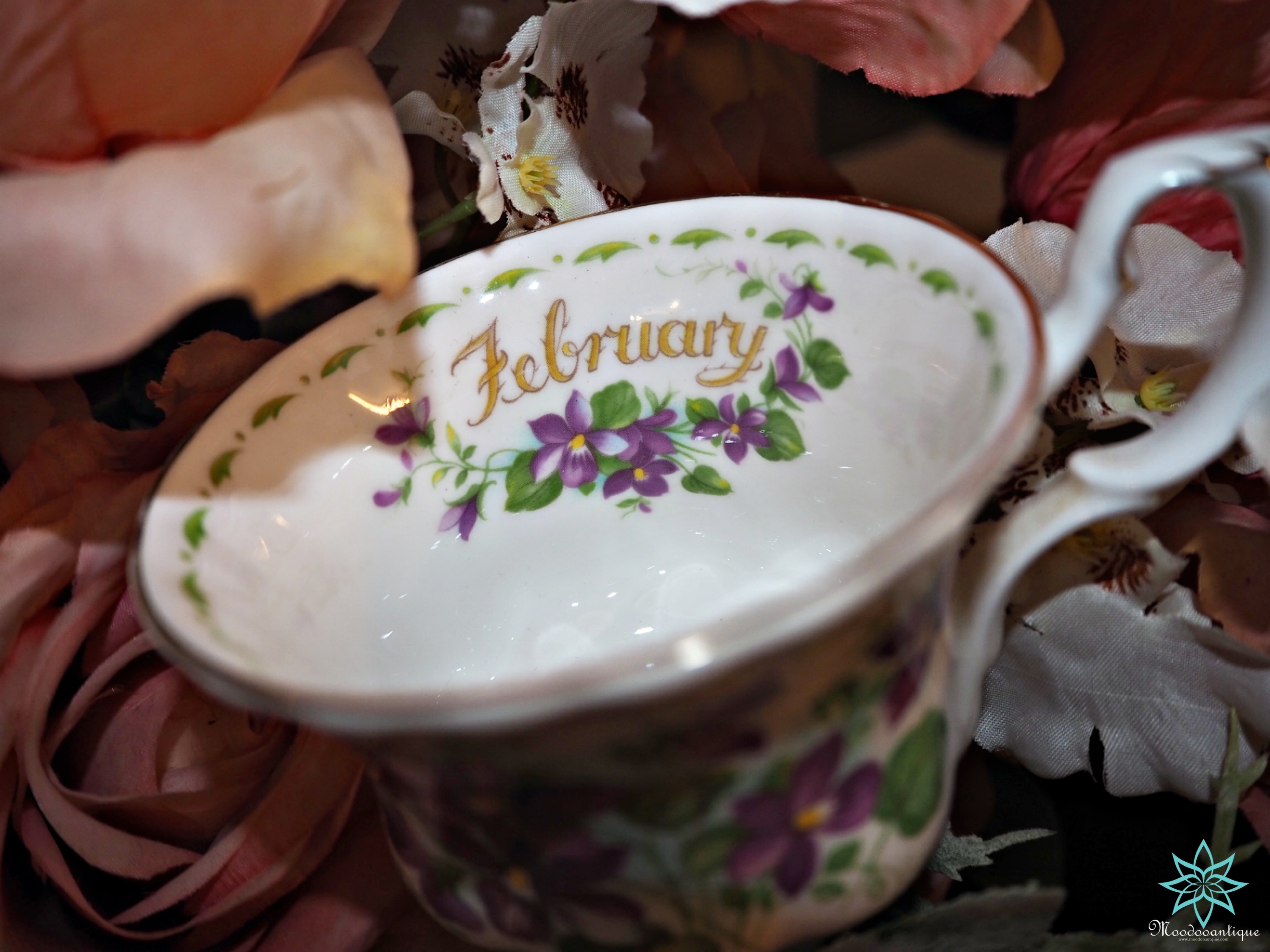Royal Albert Flower of the month series "February"