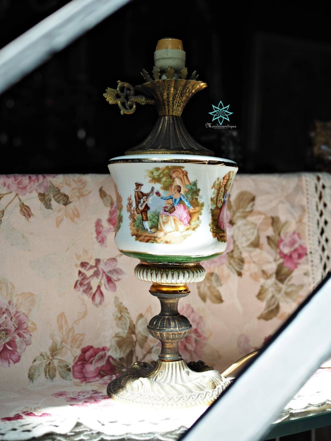 โคมไฟตะเกียงตั้งโต๊ะวินเทจ ของอังกฤษ