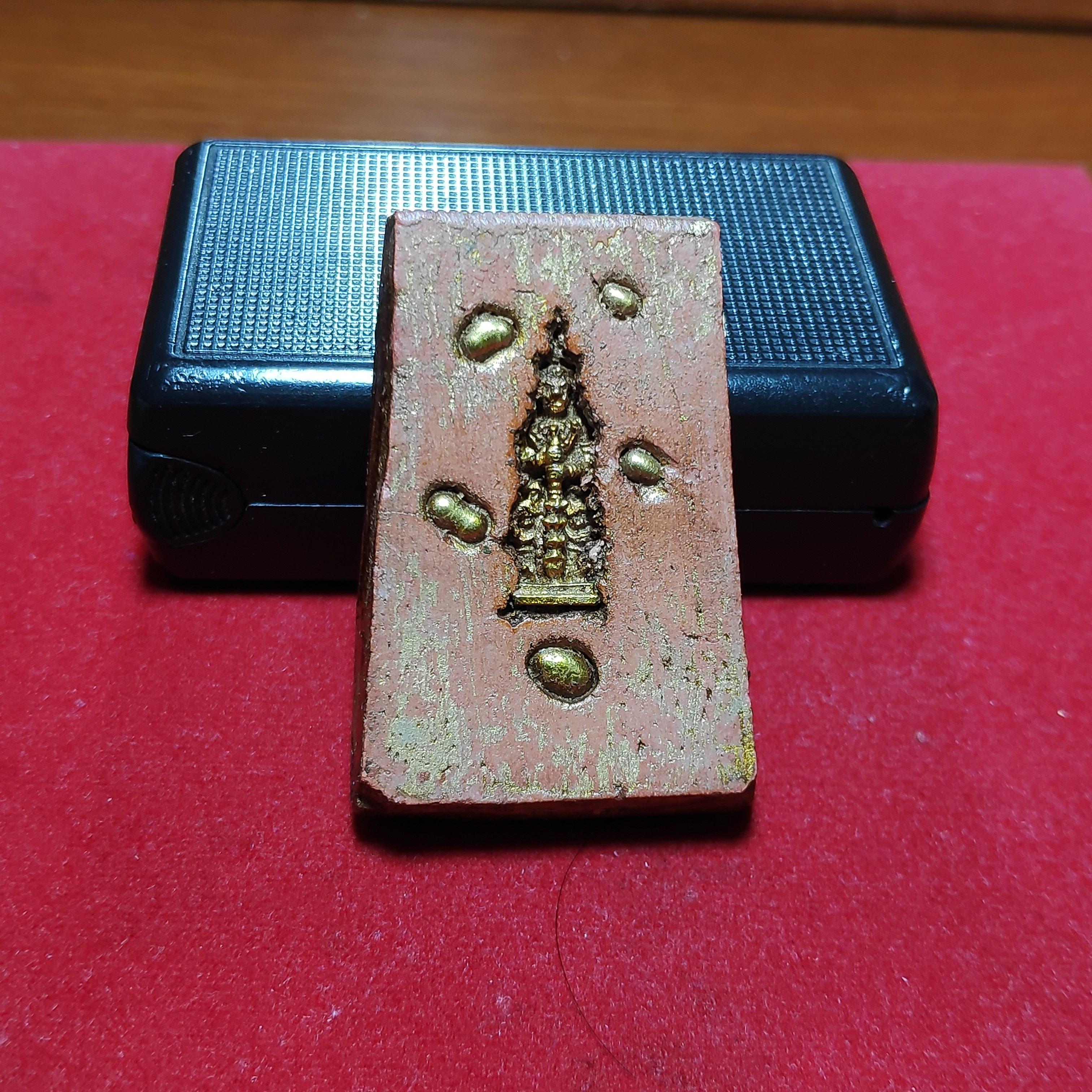 พระสมเด็จหลังท้าวเวสสุวรรณกรุวัดพระเเก้ว