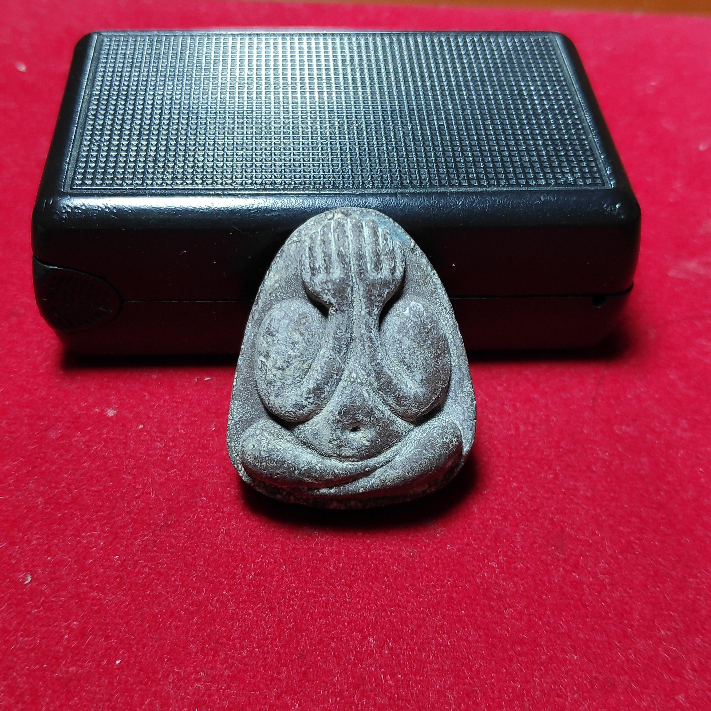 พระปิดตาหลังยันต์หลวงพ่อมาลัยวัดบางหญ้าแพรกปี2526