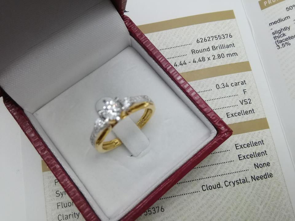 แหวนเพชรแท้เซอร์ GIA น้ำหนักรวม 0.60 cts ทองคำแท้ 18K