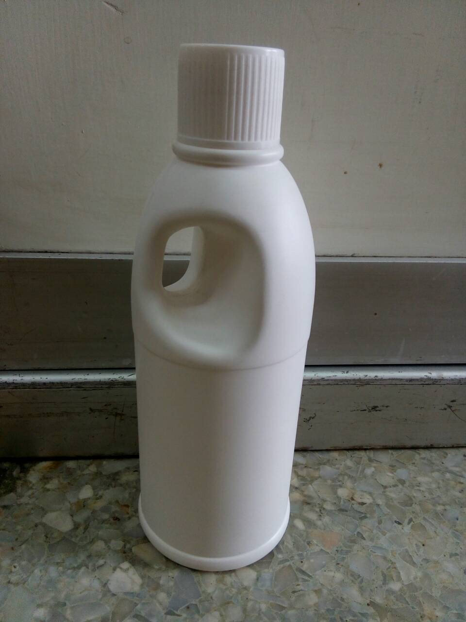 แกลลอนพลาสติกกลม 500 ml หูหิ้ว