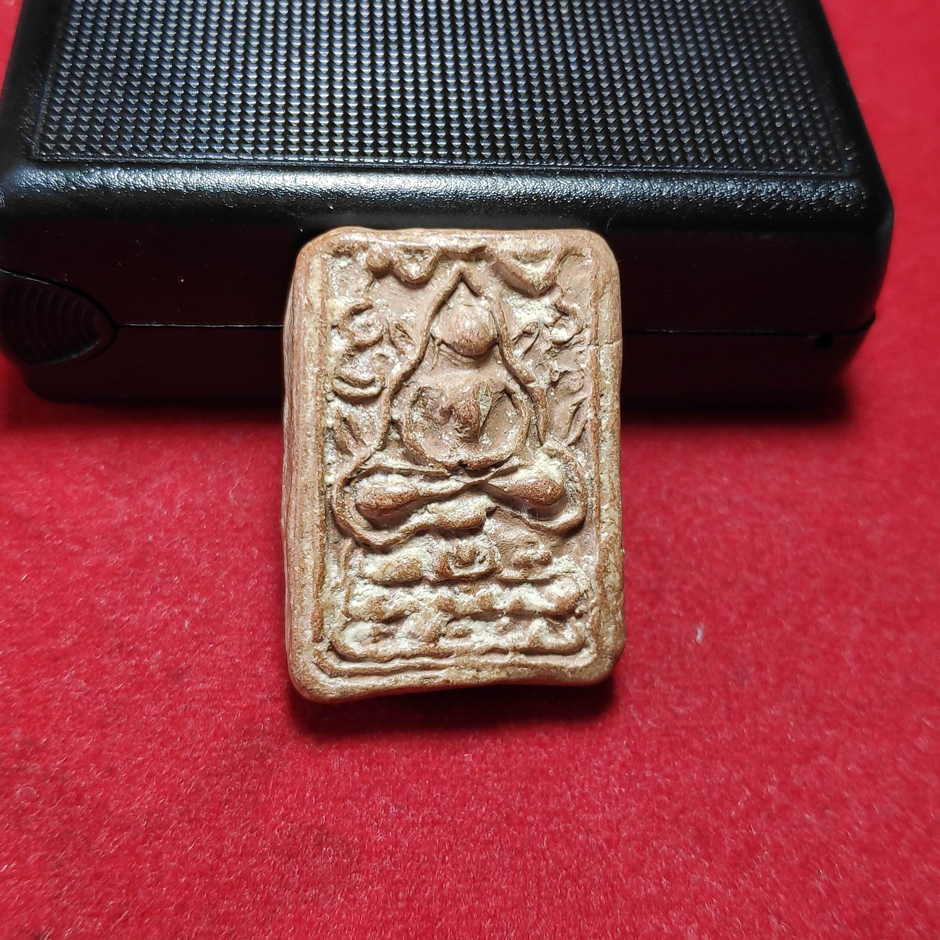 พระหลวงพ่อขันวัดนกกระจาบพิมพ์เเซยิดเนื้อดินปี2475