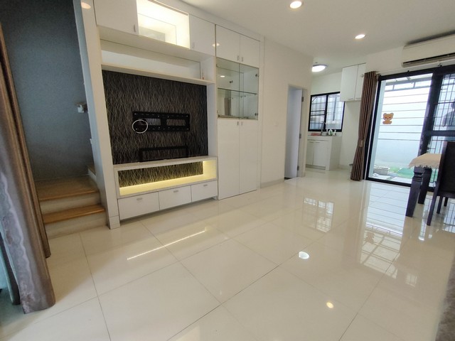 (MH0168) ขายและให้เช่าทฮ. 3 ชั้น ม.บ้านกลางเมือง พระราม 2-พุทธบูชา Built-in พร้อมอยู่