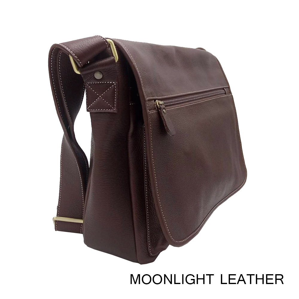 กระเป๋าหนังแท้สะพายข้าง สำหรับผู้ชาย Moonlight สีน้ำตาลเข้ม ทำจากหนังวัวแท้ทั้งใบ นิ่มมาก ขนาดใหญ่ ไม่ลอก มีรับประกัน