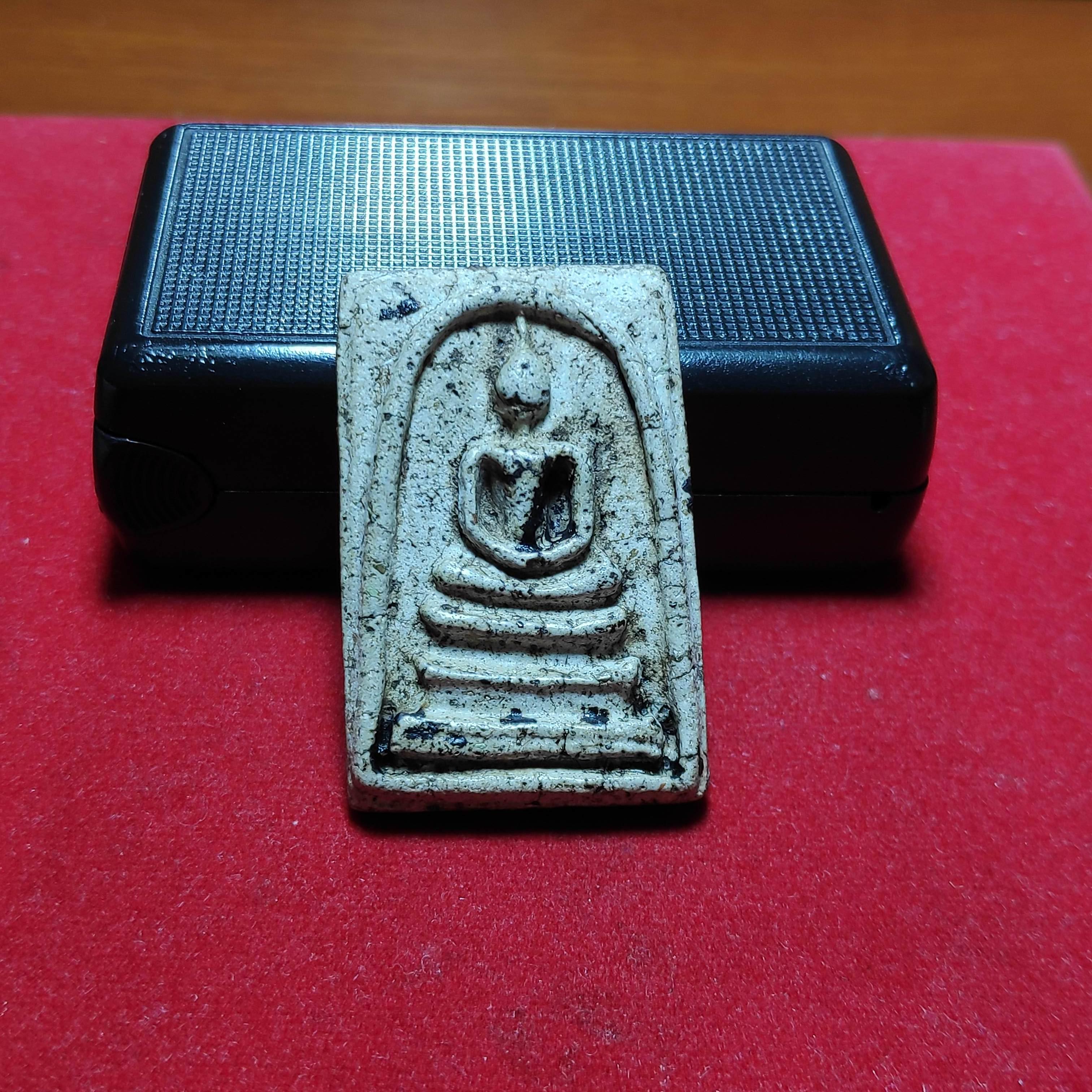 พระสมเด็จวัดระฆังพิมพ์ใหญ่แม่เหล็กดูดติด