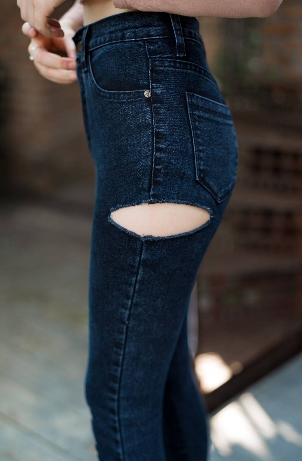 กางเกงเดฟขายาวเเต่ขาดขาดข้างกระเป๋าสีมิดไนส์