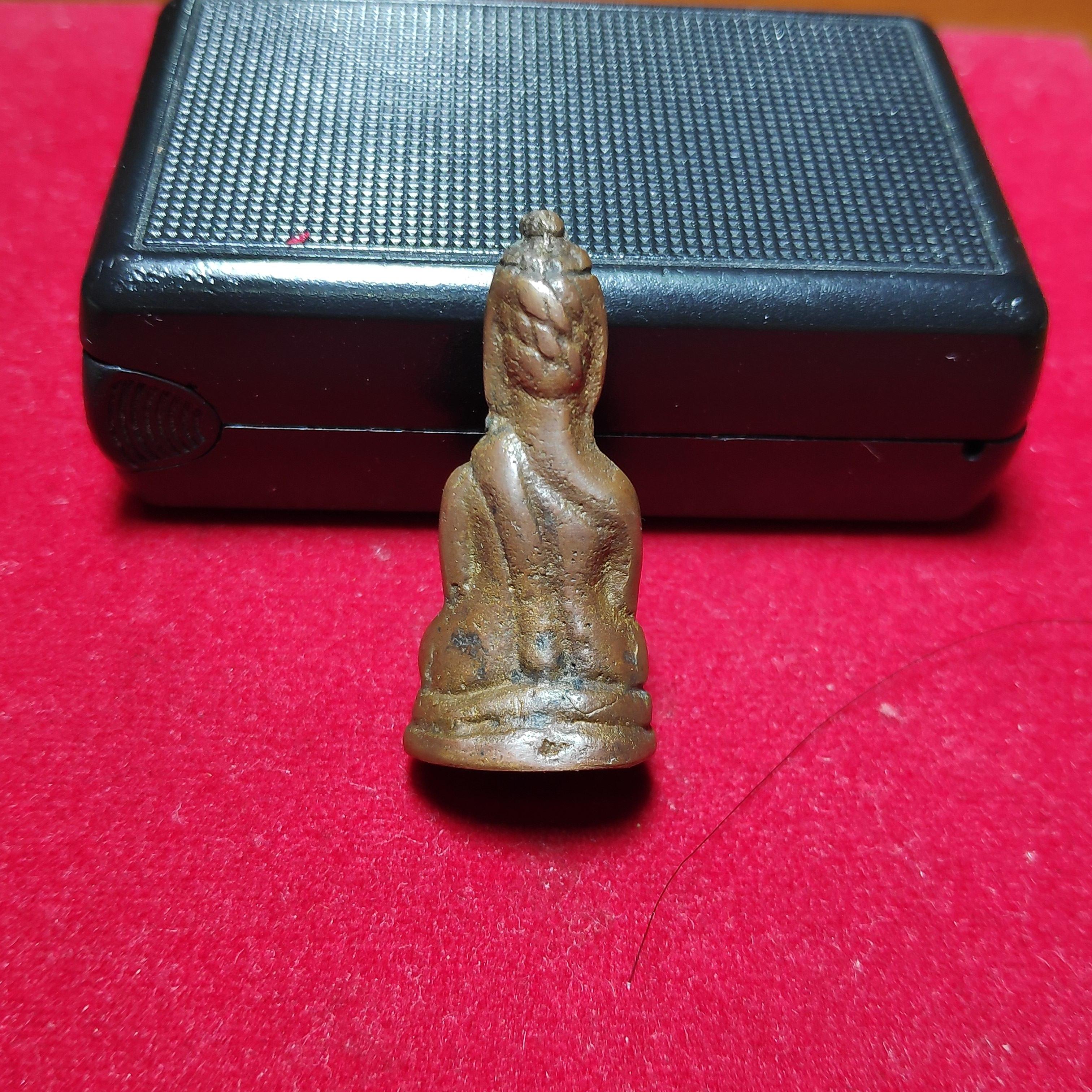 รูปหล่อพระพุทธปางมารวิชัยศิลปเชียงรุ้งเนื้อทองเเดงเถื่อน