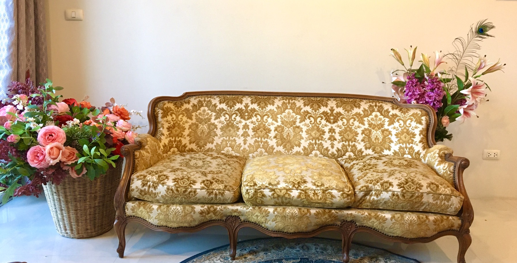 โซฟาหลุยส์ขนเป็ด 3 ที่นั่งจากฝรั่งเศส