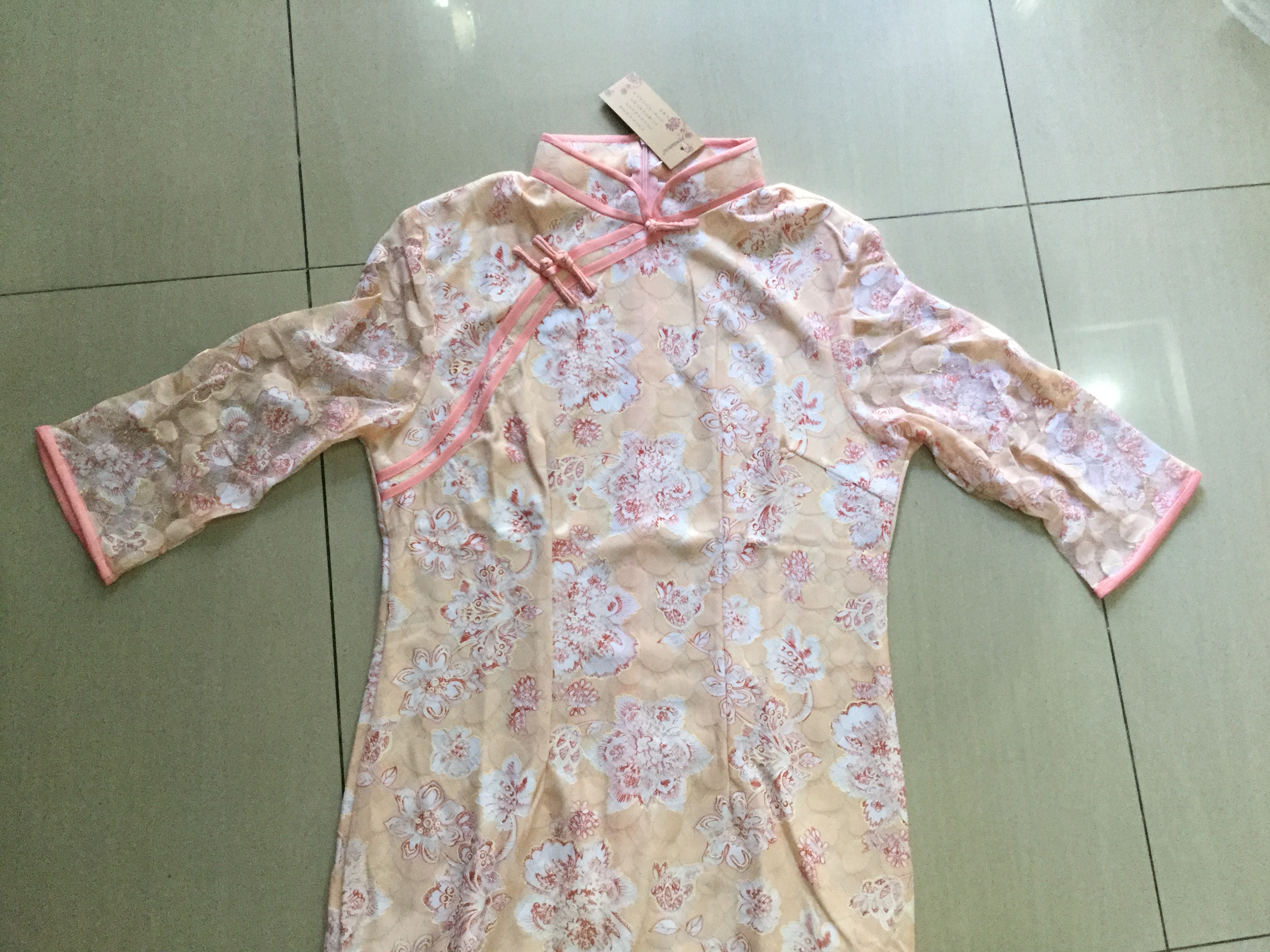 กี่เพ้ายาว ลูกไม้ สีโอรส . รหัส OR 131 สินค้าพร้อมส่ง