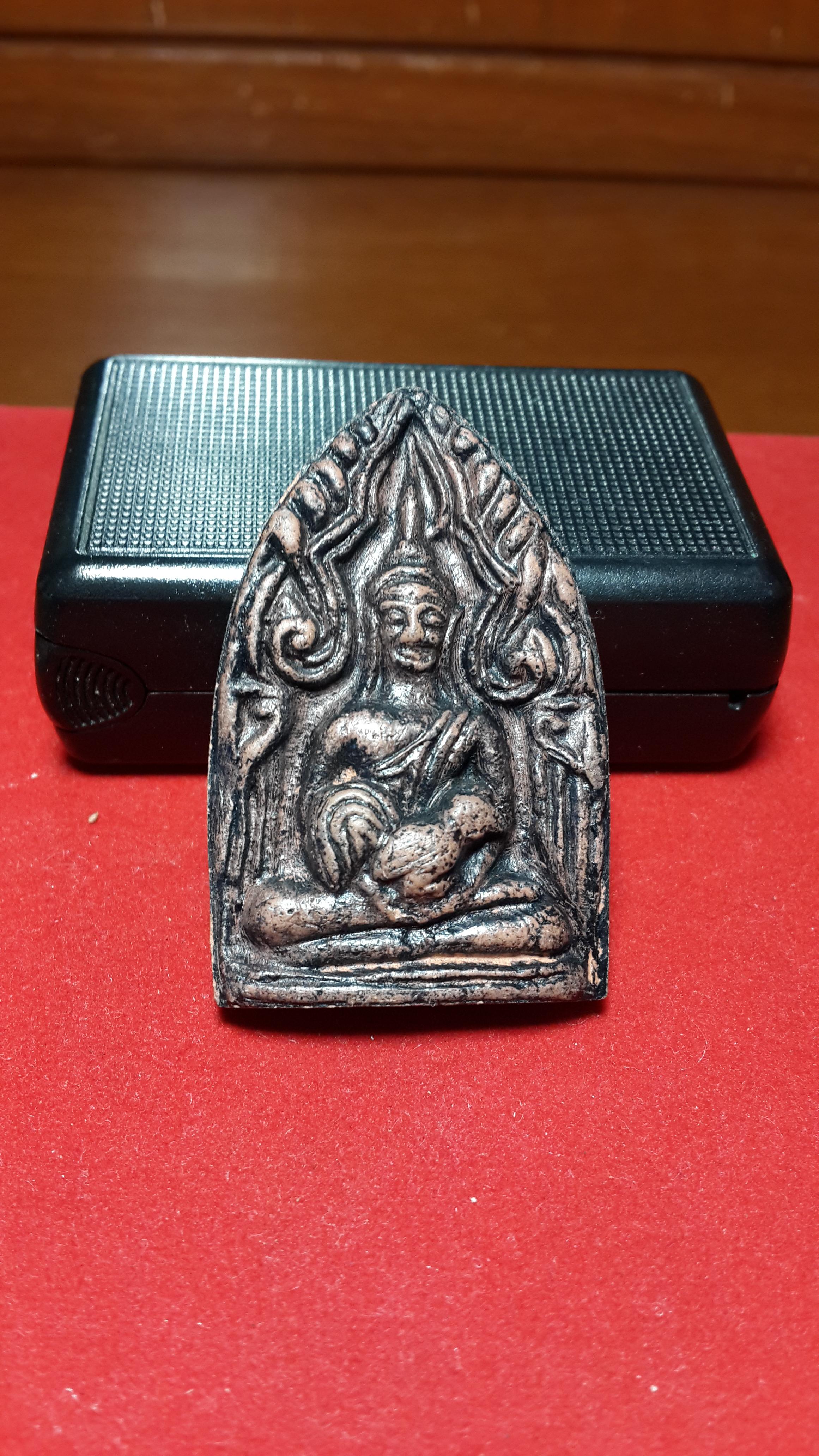 พระขุนเเผนอุ้มไก่หลวงปู่สรวงรุ่น1