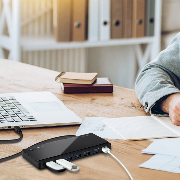 UH700 USB 3.0 7-Port Hub