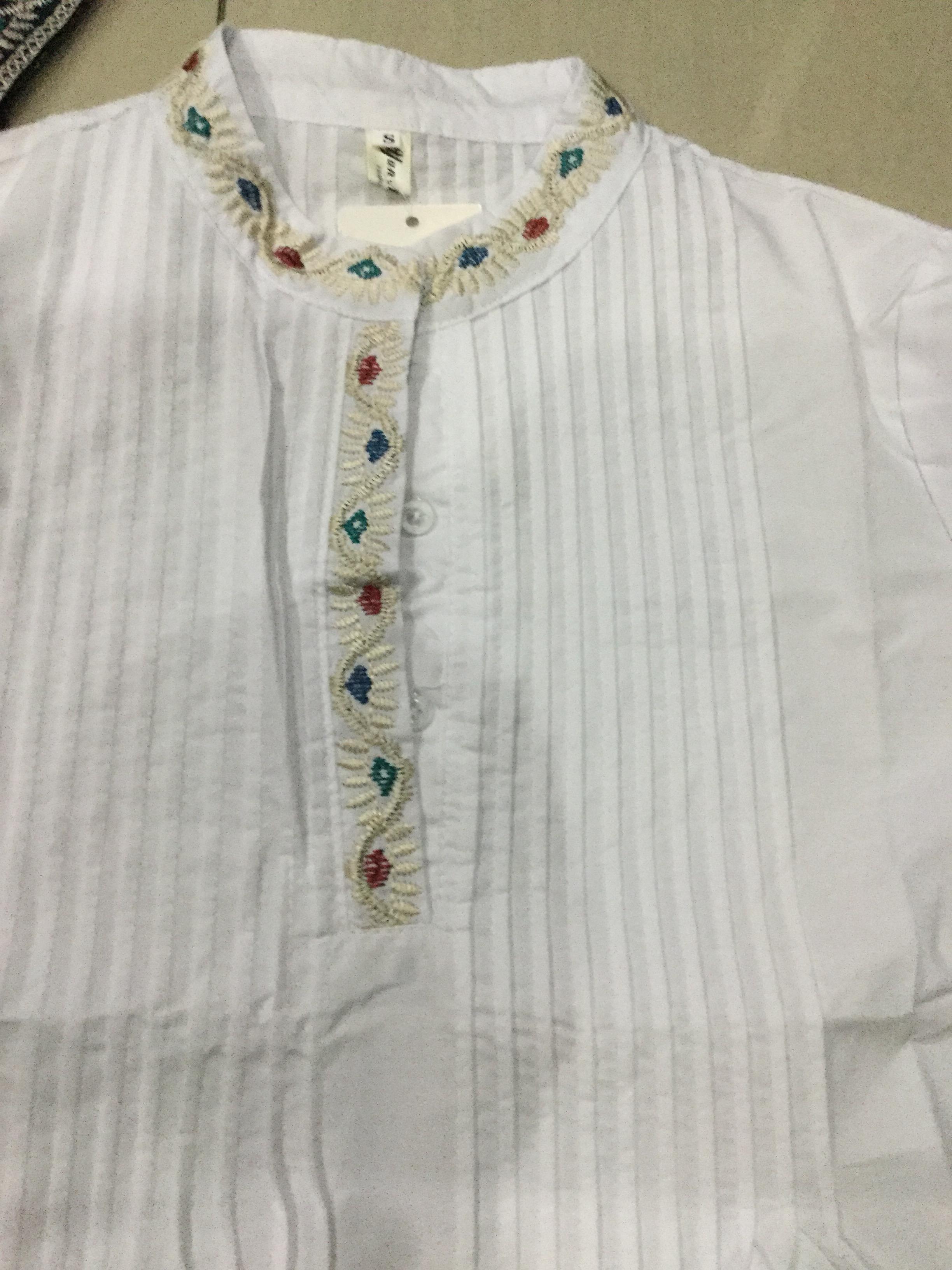 เดรสสั้นสีขาว ผ้าร่ม เนื้อดี ใส่สบาย รหัสOU 98