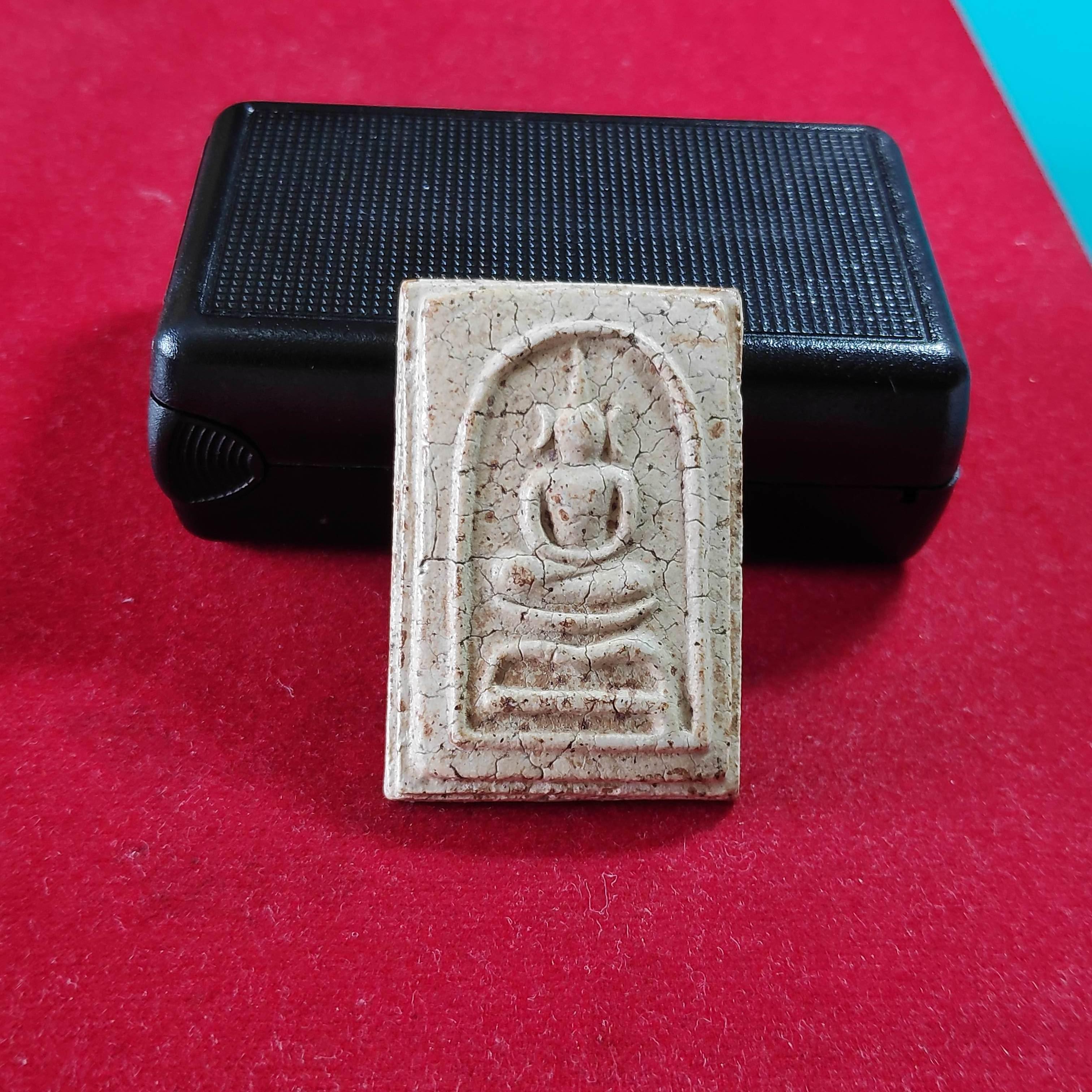 พระสมเด็จขาโต๊ะหลวงพ่อโชติวัดตะโน