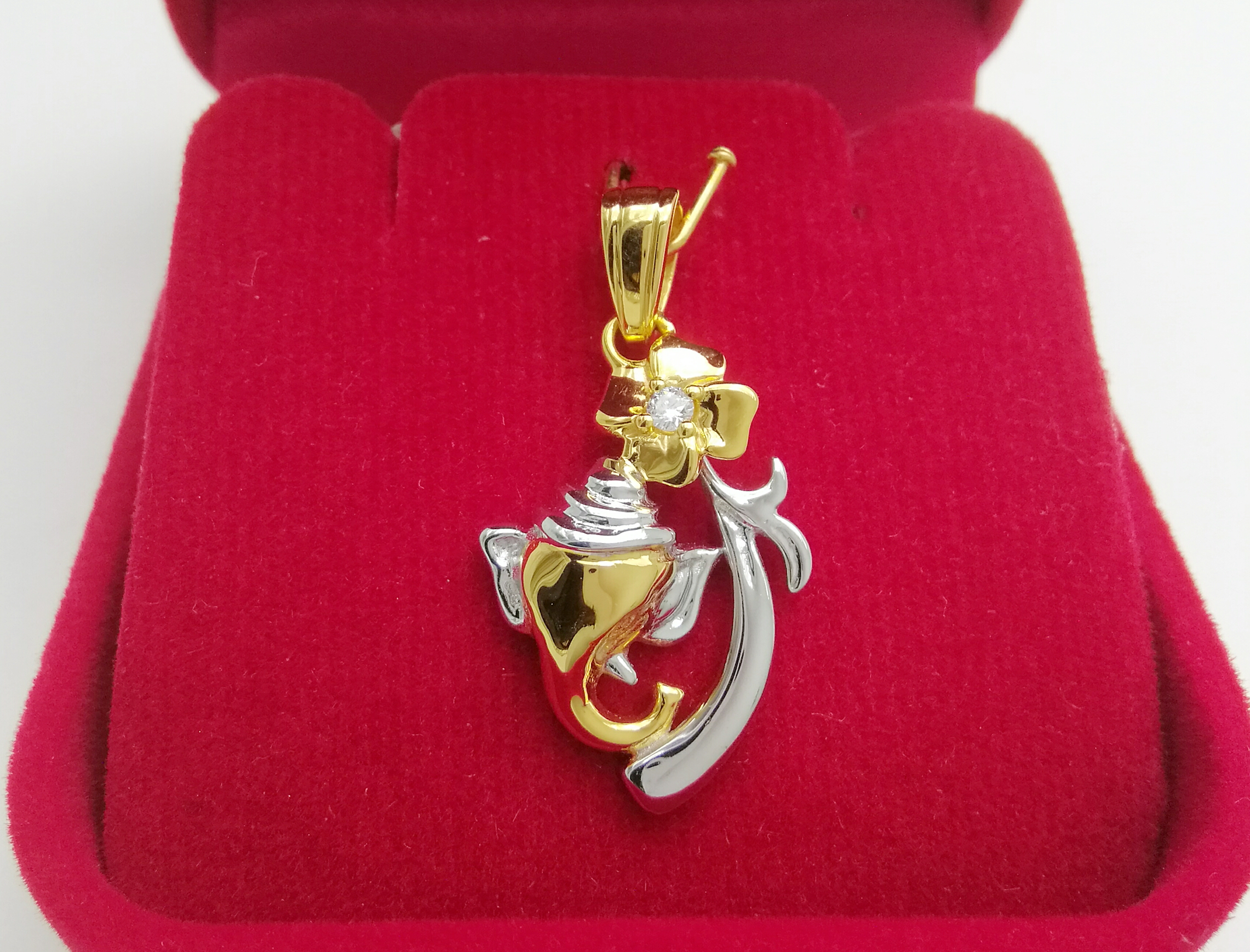 จี้เศียรพระพิฆเณศทัดดอกชบาเงินแท้ 925 ประดับเพชรเบลเยี่ยมแท้ 0.03 cts