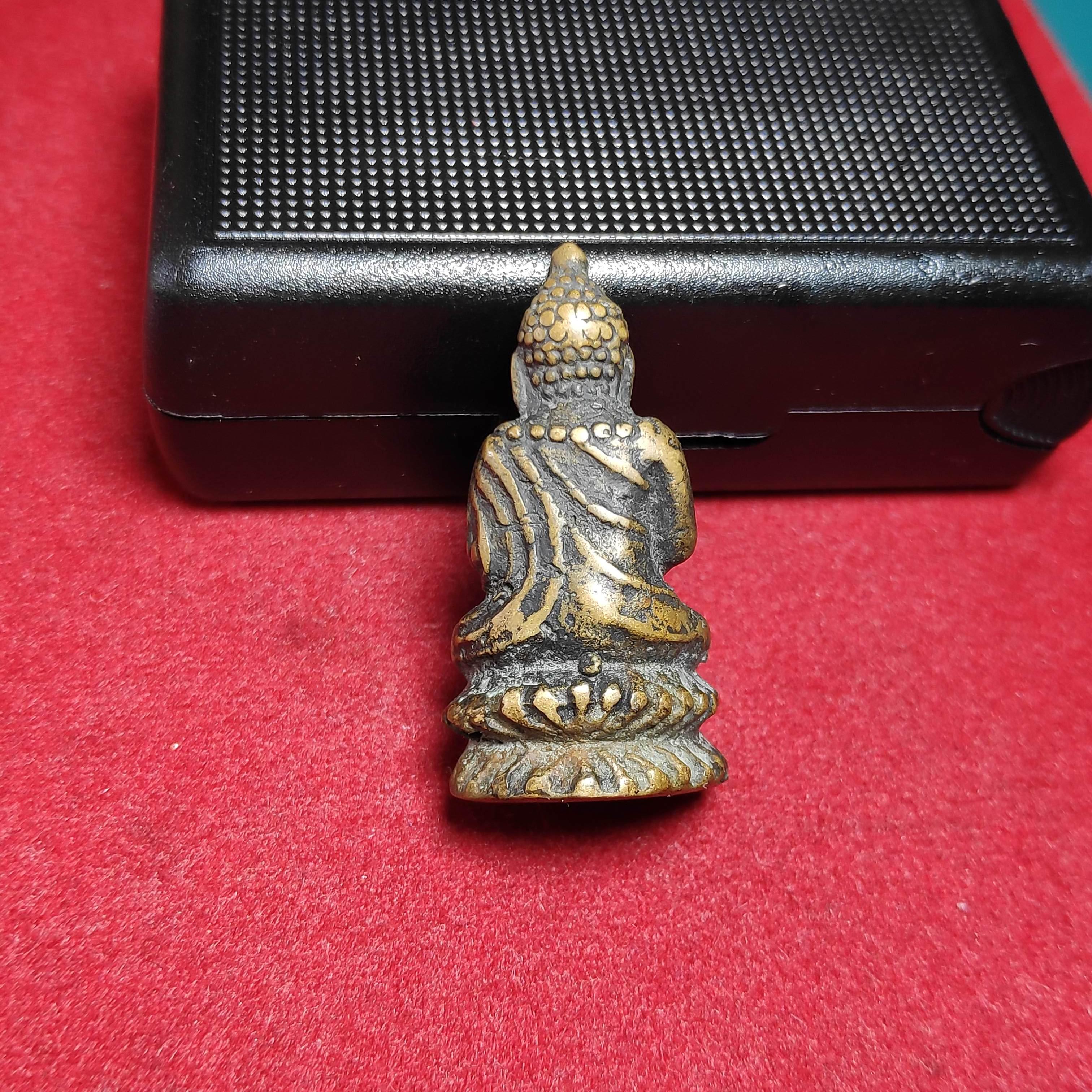 รูปหล่อพระชัยวัฒน์หลวงปู่เอี่ยมวัดหนังเนื้อสัมฤทธิ์