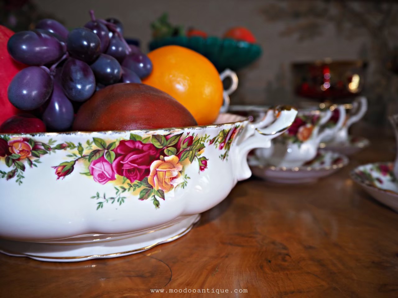 Old Country Roses Royal Albert bone