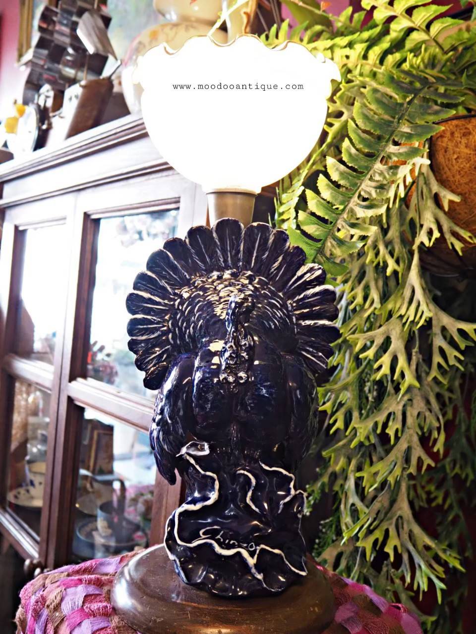 โคมไฟตั้งโต๊ะรูปนกยูงสีนำ้เงิน