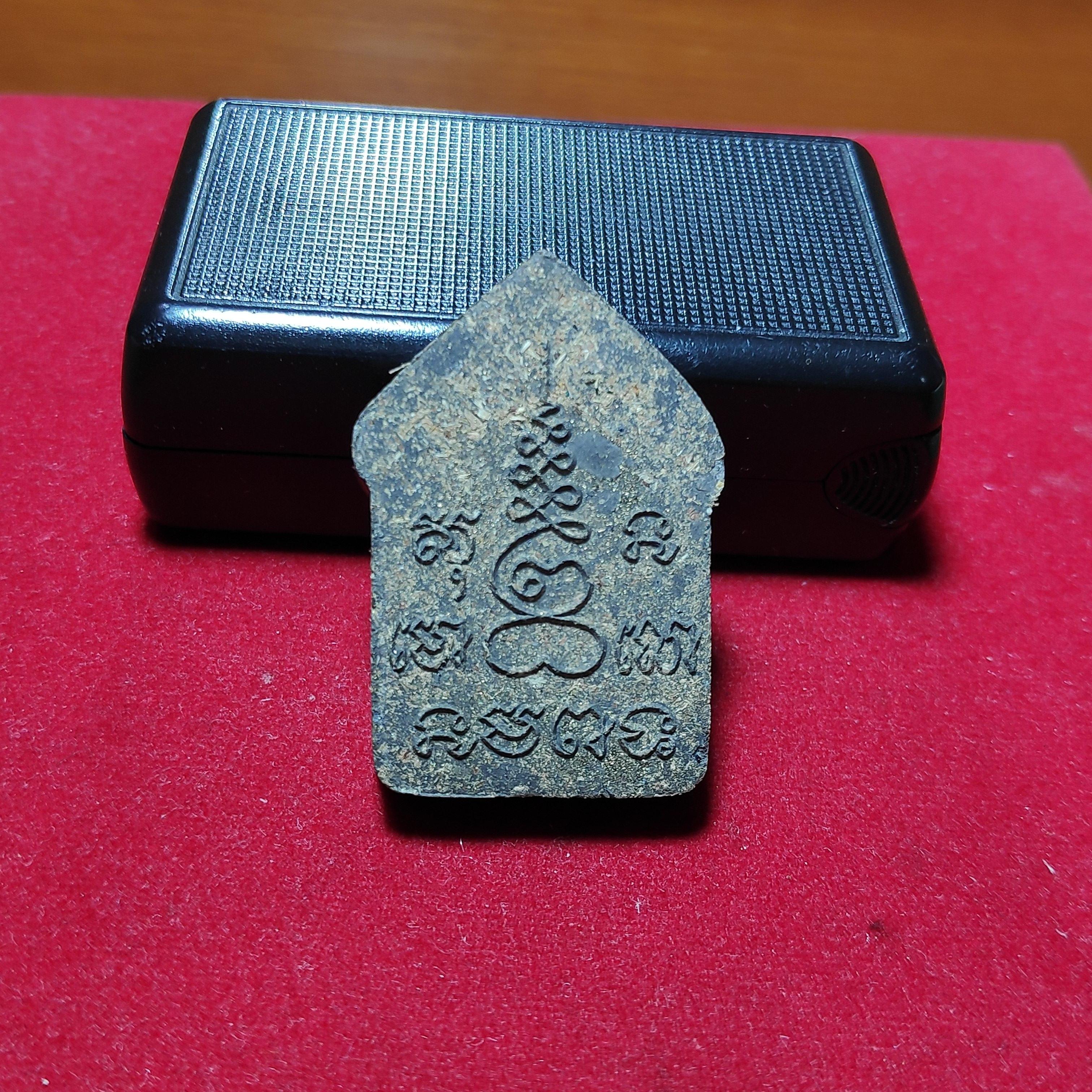 พระขุนเเผนพรายกุมารหลังยันต์เนื้อว่านโรยผงตะไบ