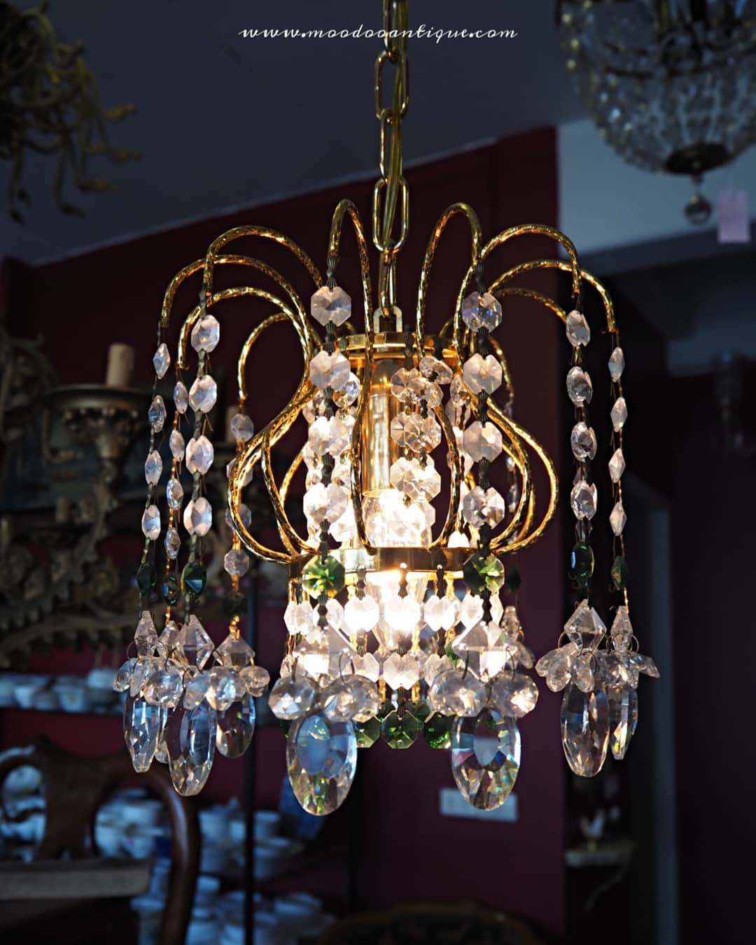 ช่อคริสตัลโครงทองเหลืองงานใหม่