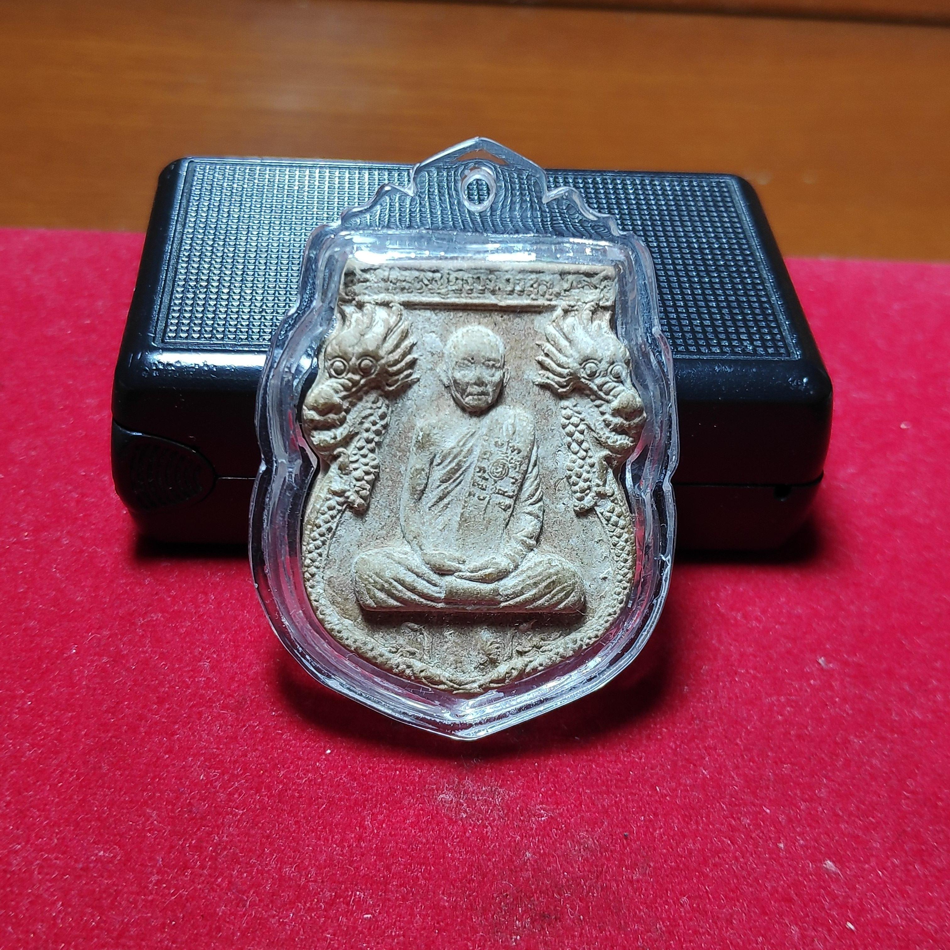 พระซุ้มมังกรคู่หลวงปู่สรวงวรสุทโธวัดถ้ำพรหมสวัสดิ์เนื้อผง