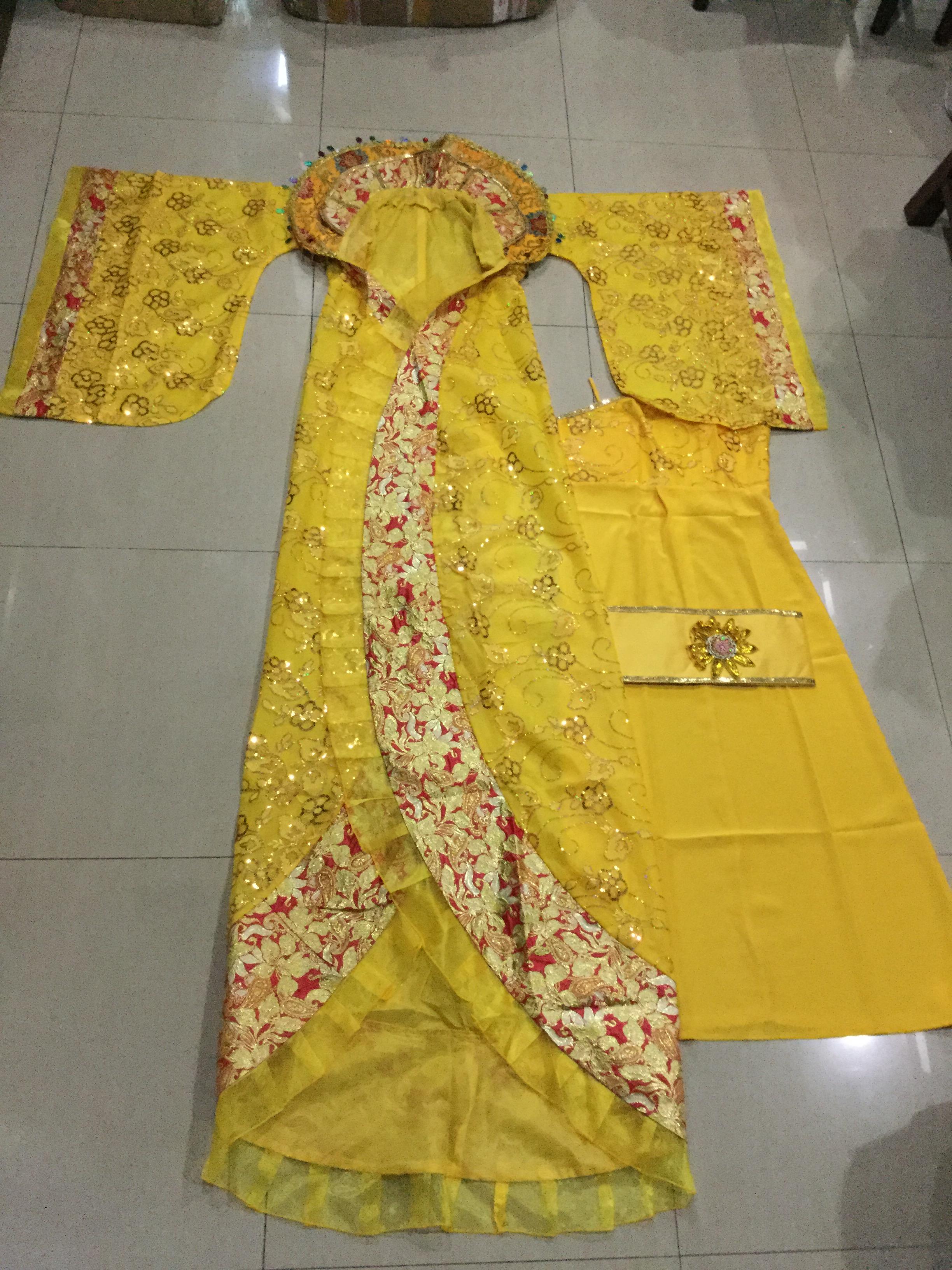ชุดองค์หญิงราชวงค์ถังสีเหลืองขอบแดง รหัส HN 298 สินค้าพร้อมส่ง
