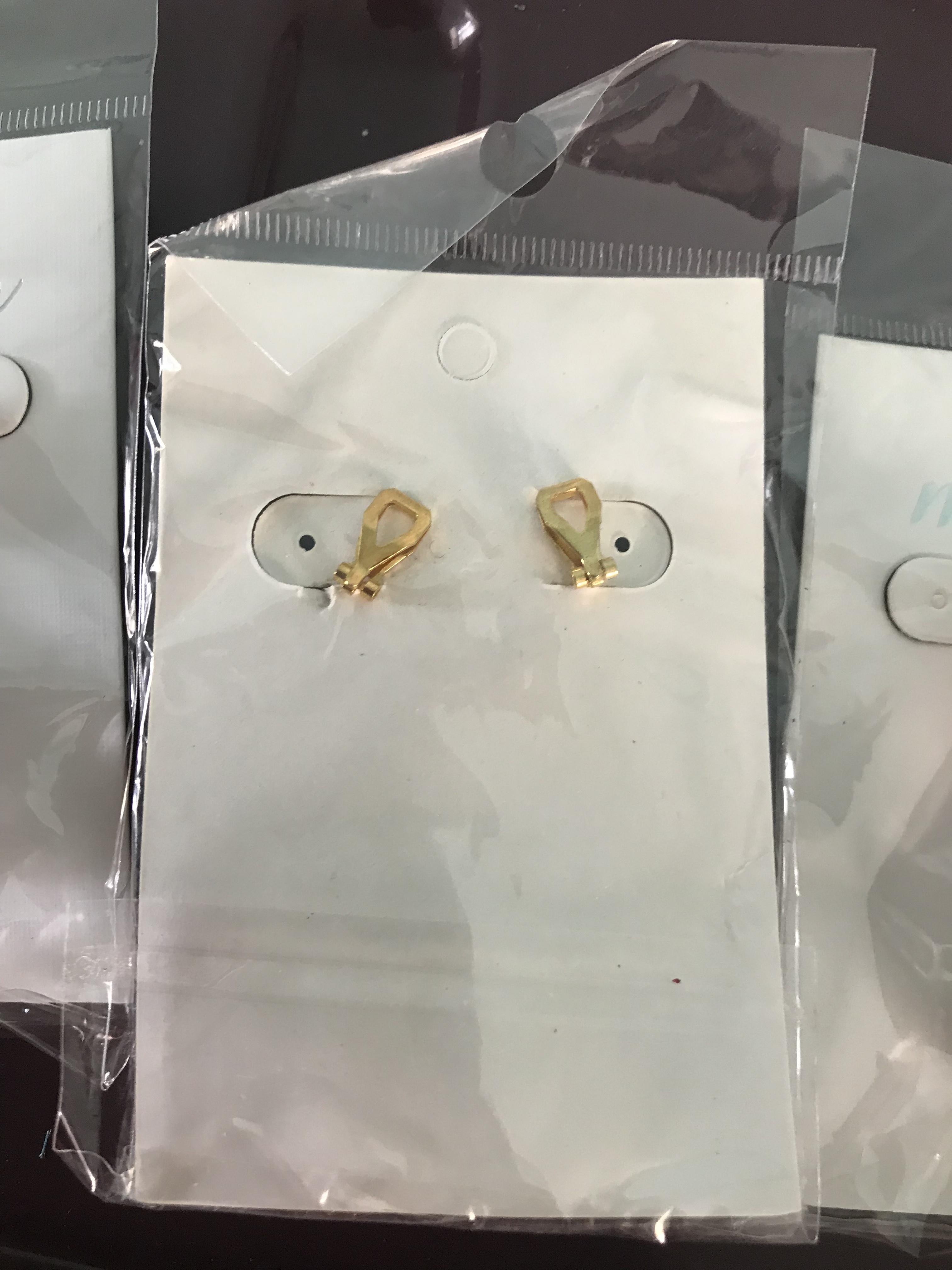 # ตุ้มหู แบบหนีบ รหัส #M ราคา 150 บาท