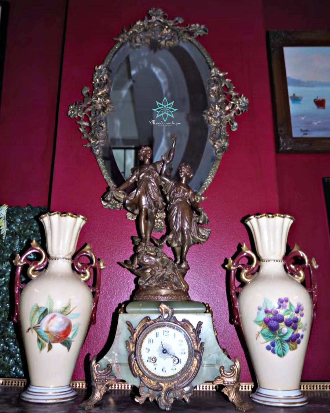 รูปปั้นนาฬิกาหินอ่อนโบราณจากยุโรป