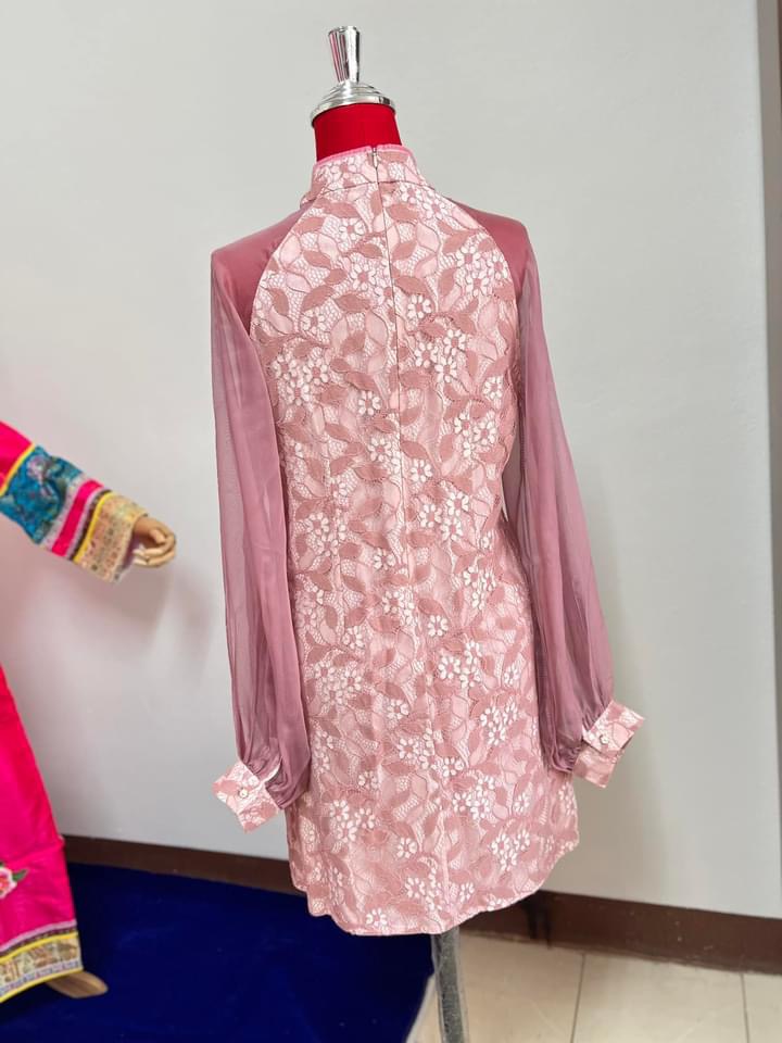 กี่เพ้าผ้าลูกไม้ มีซับใน แขนชีฟอง สไตล์เก๋ไก๋