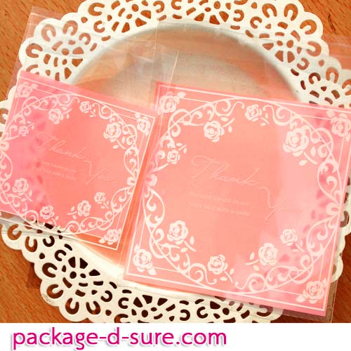 ล้างสต็อก//ถุงคุกกี้ แถบกาว 7x7 ลายกุหลาบลูกไม้ขาว พื้นหลังสีชมพู แพ็ค 100 ใบ