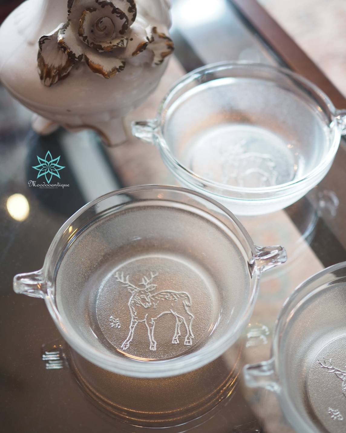 ชามแก้วลายกวาง มุนาคาตะ ชิโกะ ทรงกลม