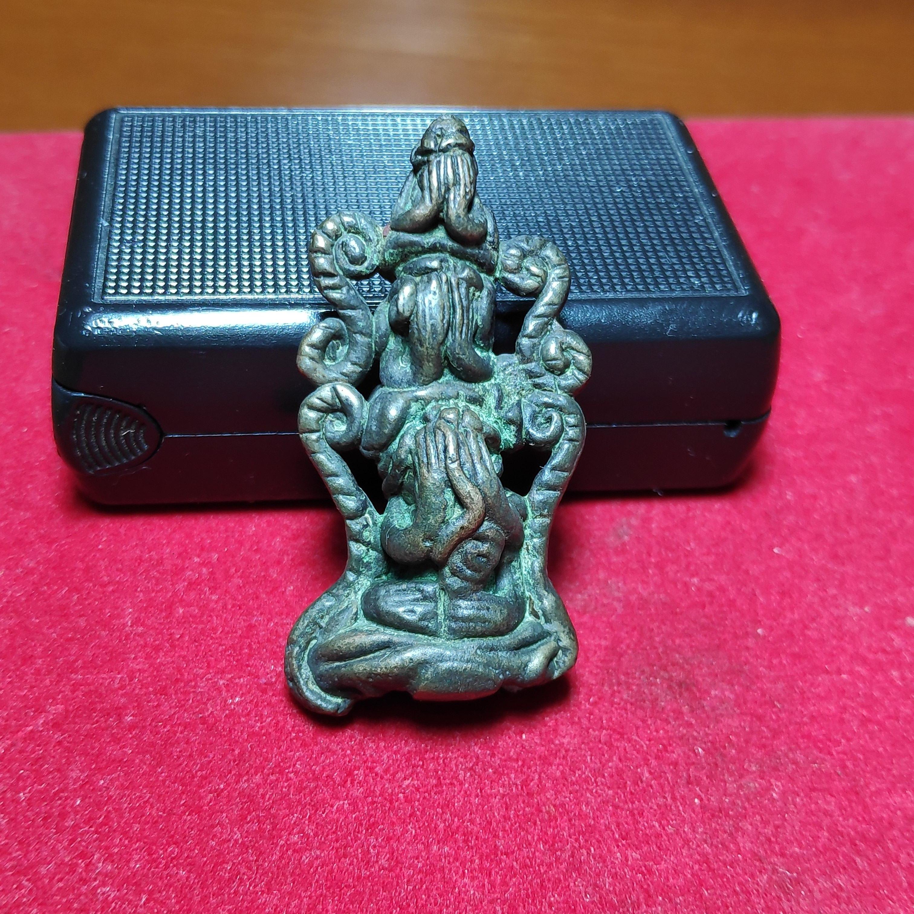 รูปหล่อพระปิดตาซ้อน3หลังยันต์เนื้อสัมฤทธิ์สูง4เซ็นต์