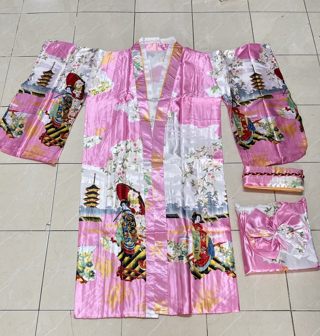 #กิโมโน สีชมพู