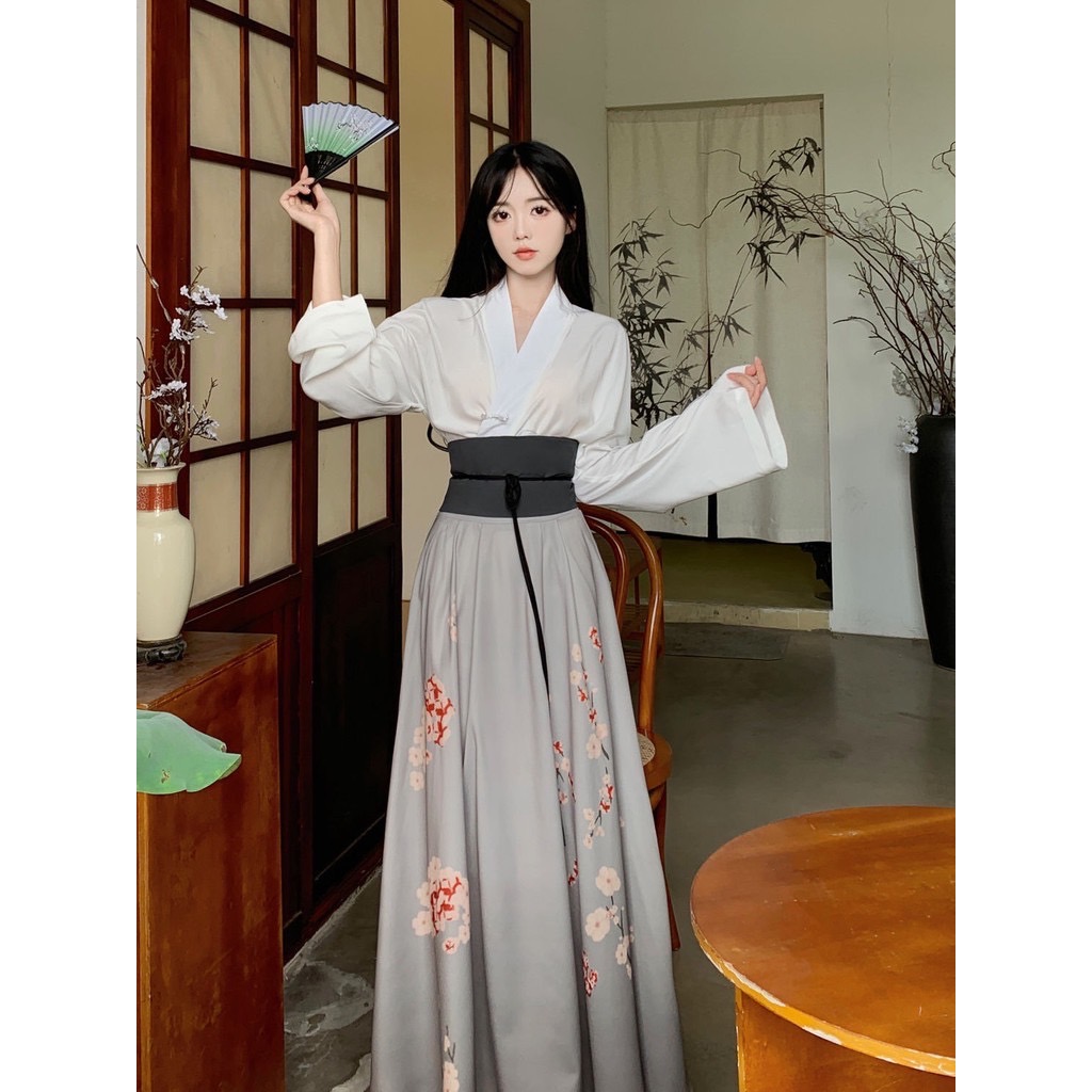 ชุดหม่าเมี่ยนยาว เสื้อขาว+กระโปรงเทา รหัส 589