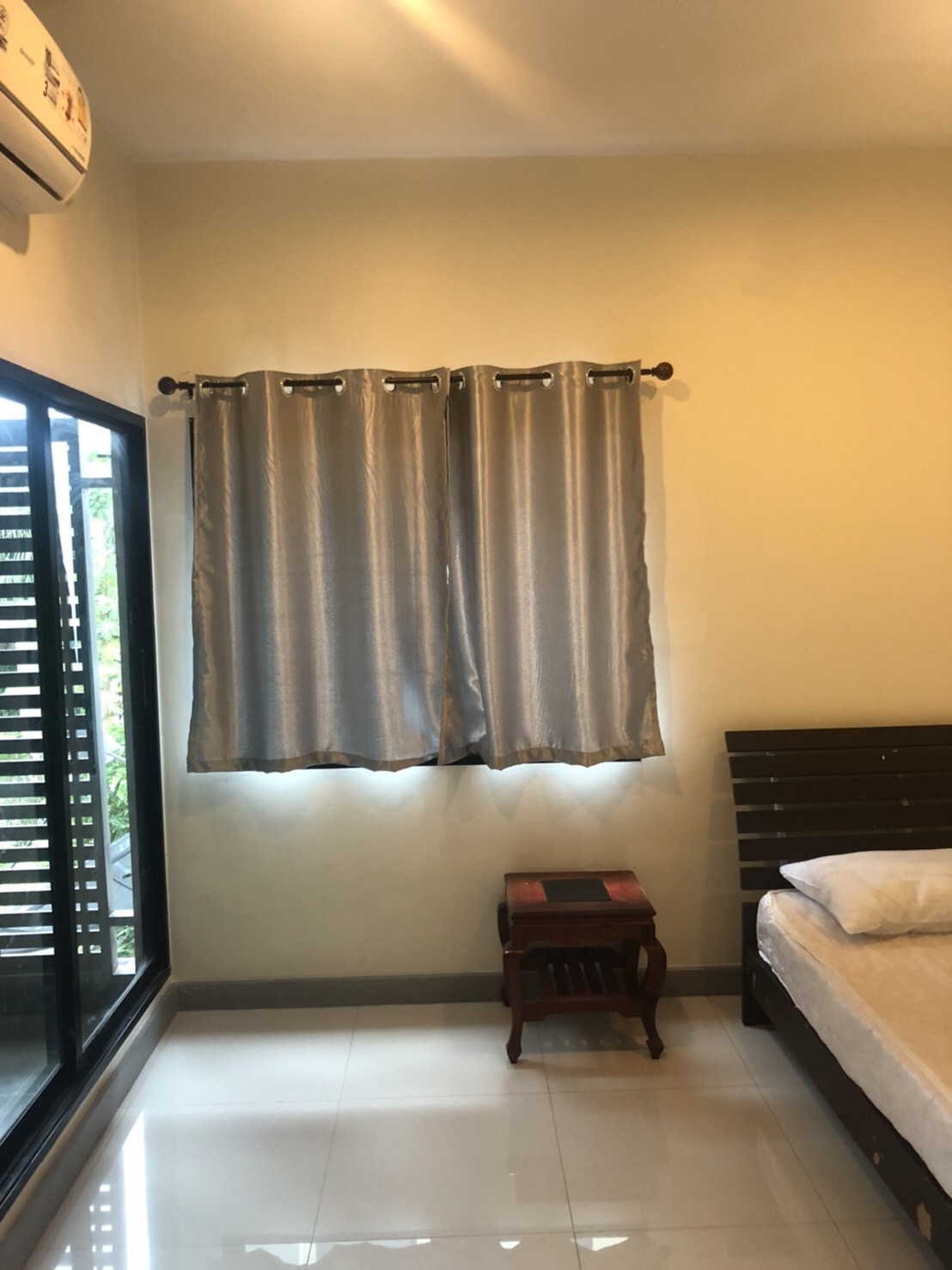 ขายและให้เช่าทาวน์โฮม 3 ชั้น ม.ซิกเนเจอร์ กัลปพฤกษ์ พร้อมเฟอร์นิเจอร์