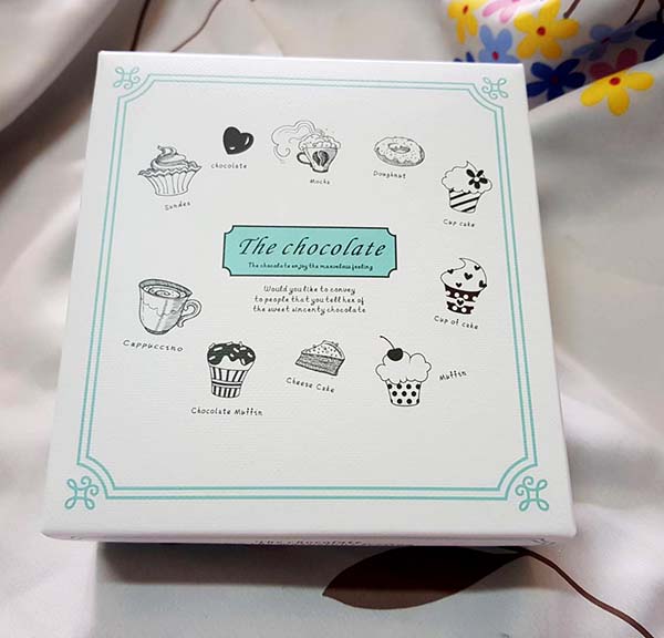 โปรโมชั่น//กล่องช็อคฯ 9 ช่อง 14.2x13.2x4 ฝาครอบบน พิมพ์ลายขนม สีเขียวมิ้นต์