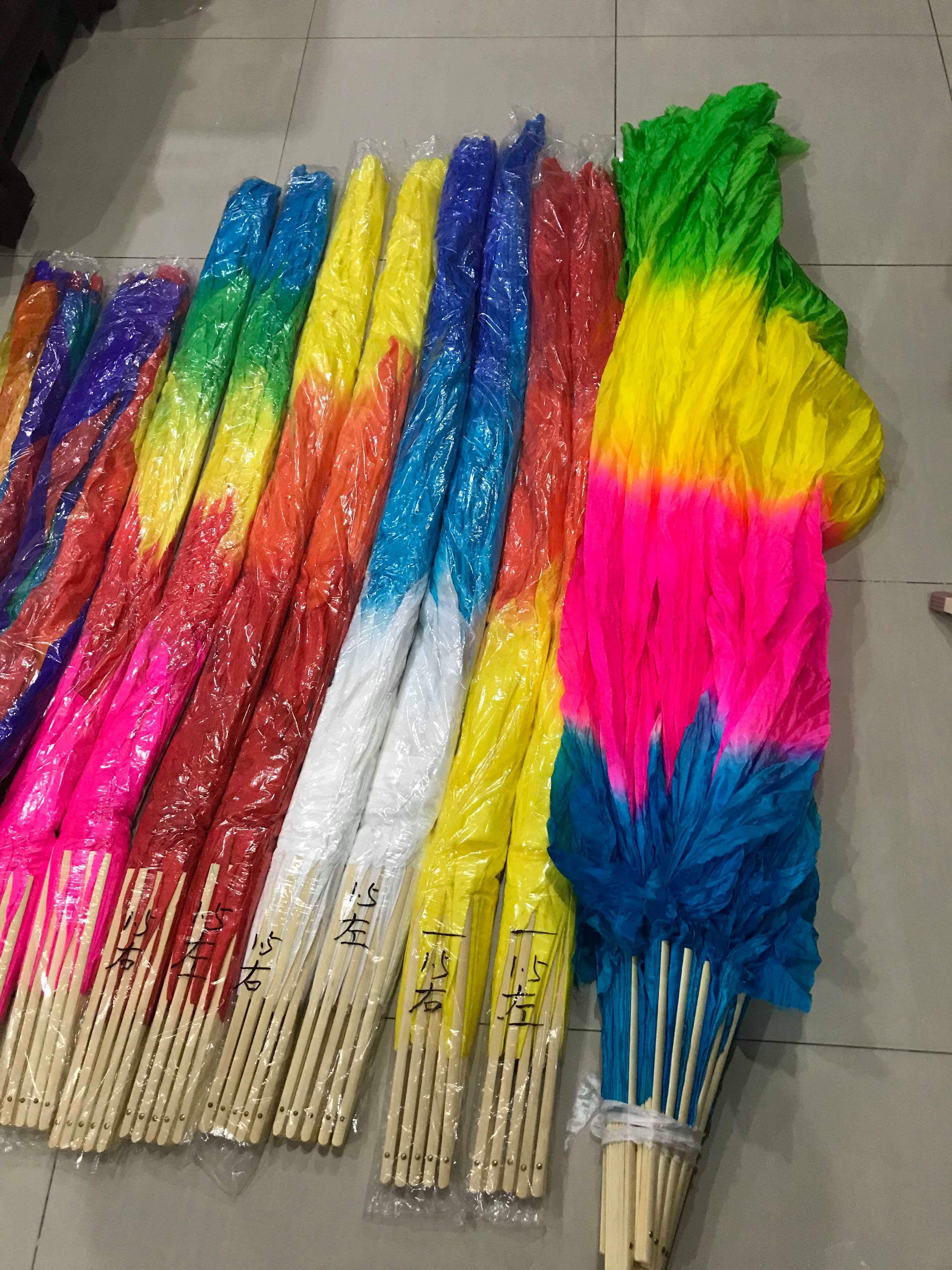 พัดเต้นรำ แบบยาวไล่สี สินค้าพร้อมส่ง