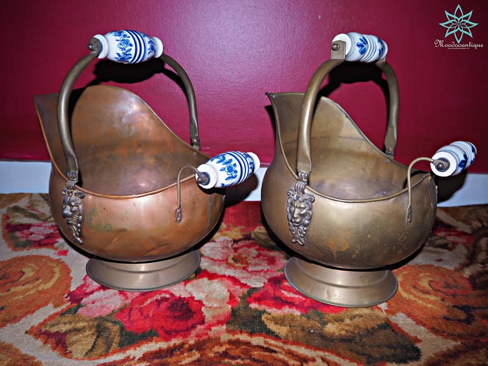 ที่ใส่ถ่านทองเหลืองโบราณของอังกฤษ