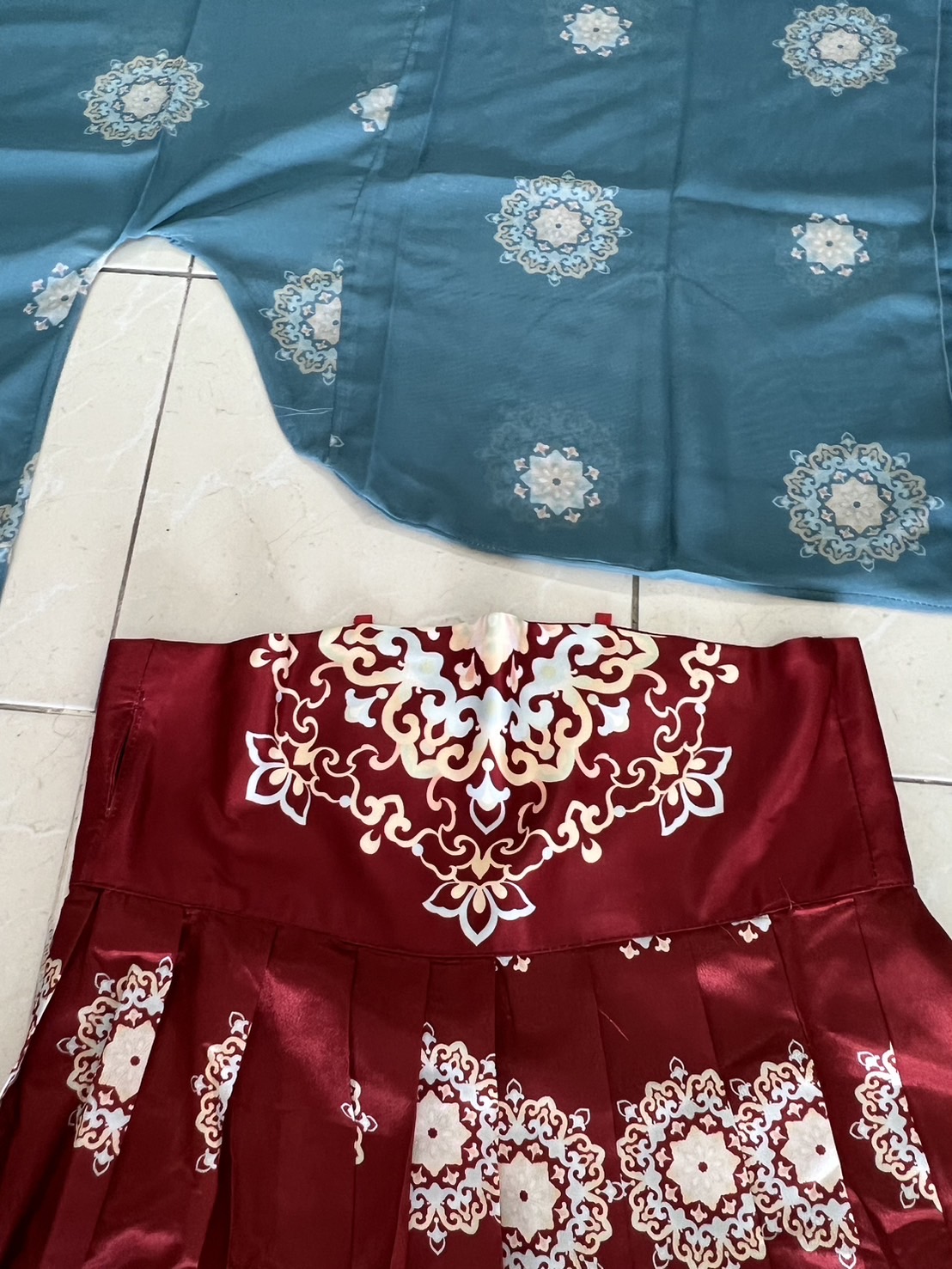 ชุดจีนหญิงฮั่น เสื้อเขียว + เดรสแดง