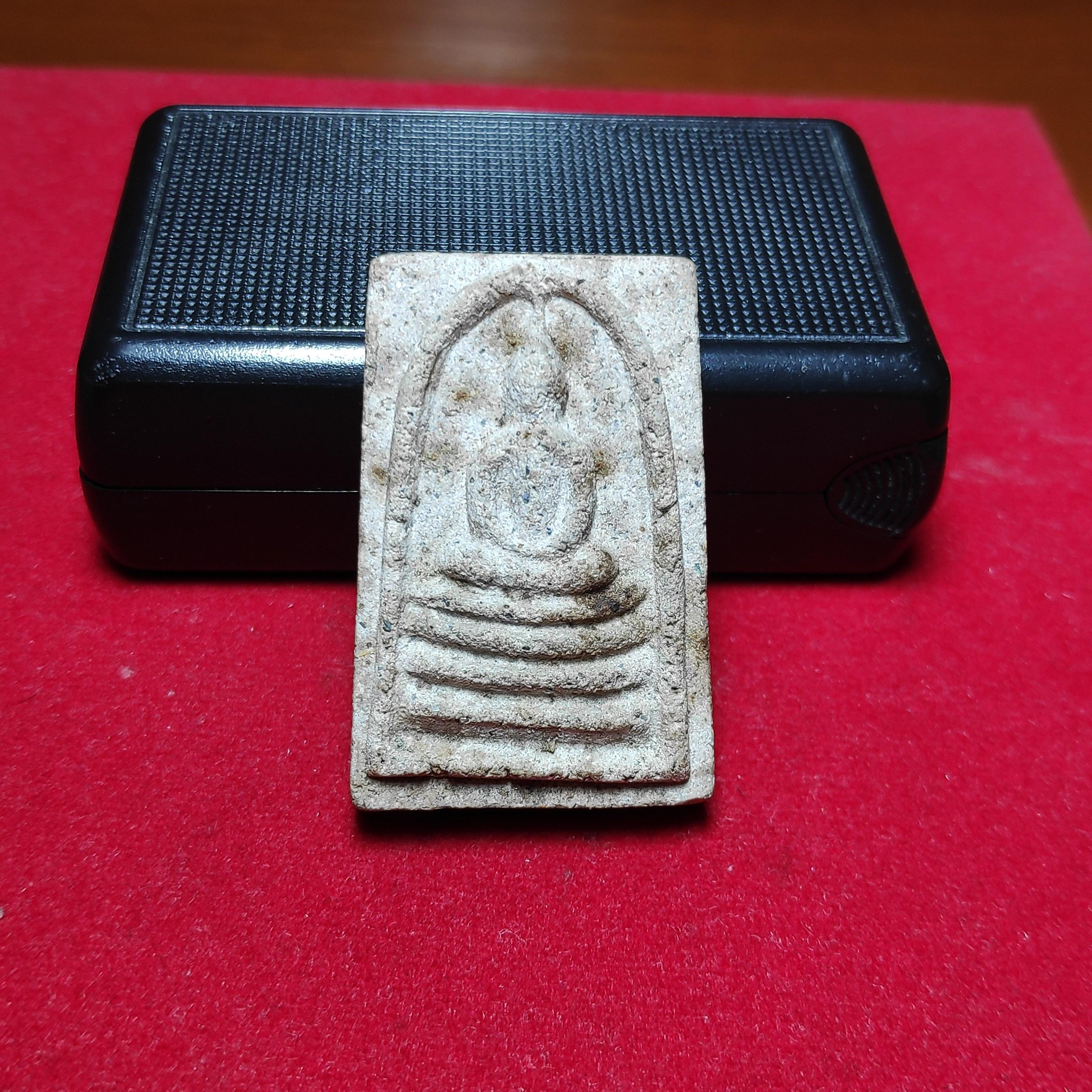 พระสมเด็จหลวงพ่อเชื้อหลังยันต์วัดใหม่บำเพ็ญบุญ