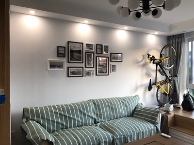 ชุดกรอบรูปติดผนัง Photograph Black&White12 กรอบรูปไม้สีขาวดำ12 ชิ้น พร้อมภาพตามแบบและวัสดุติดตั้ง