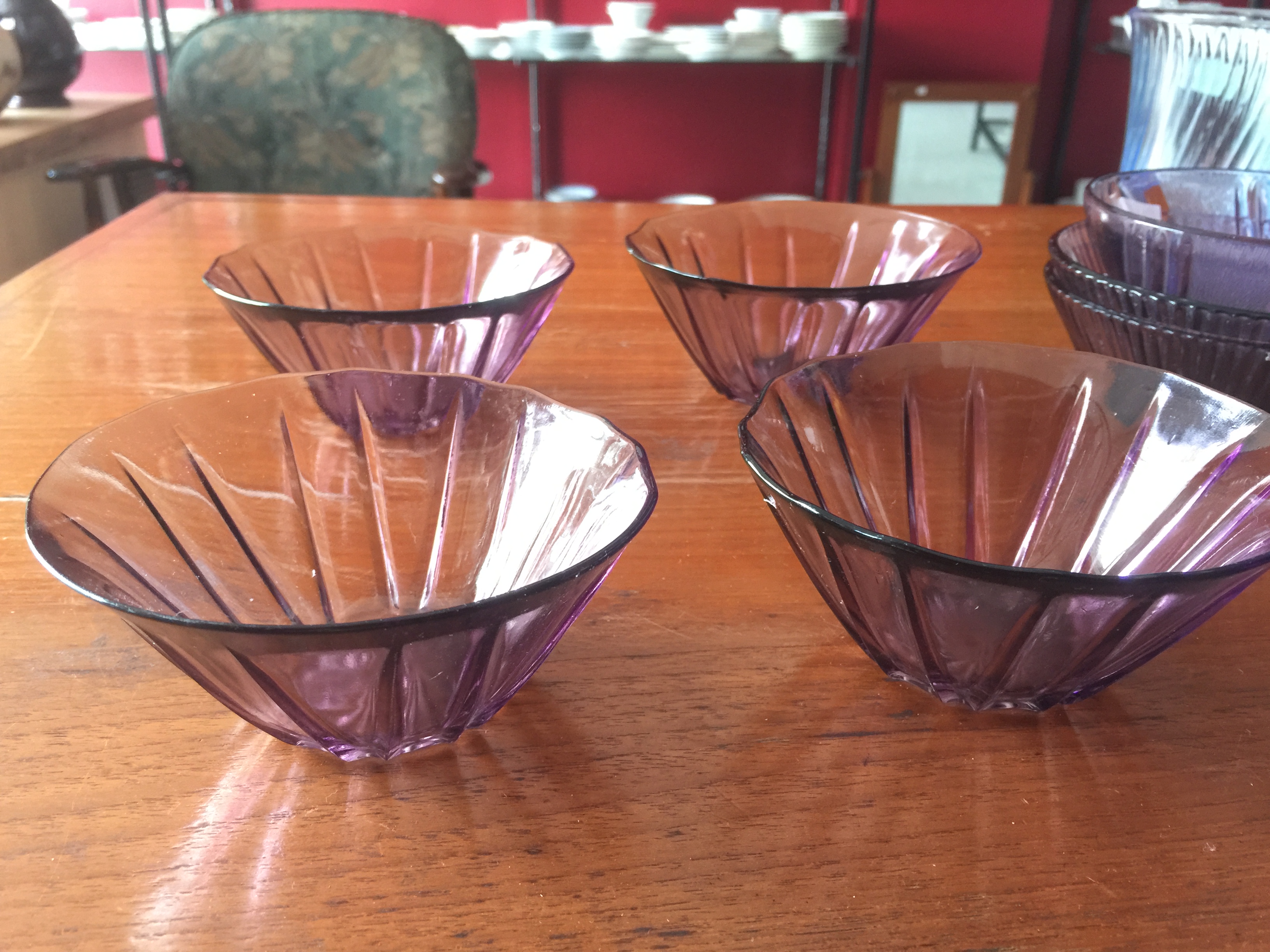 ชุดถ้วยขนมสีม่วง