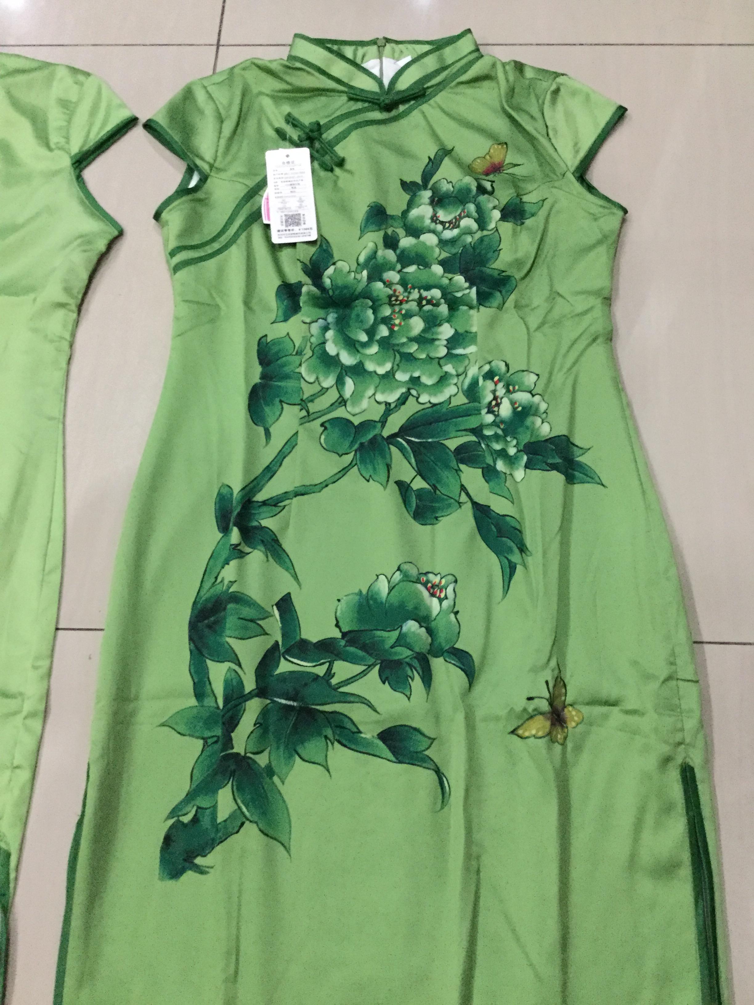 กี่เพ้ายาว ผ้าไหมเขียว รหัส AB 138 สินค้าพร้อมส่ง