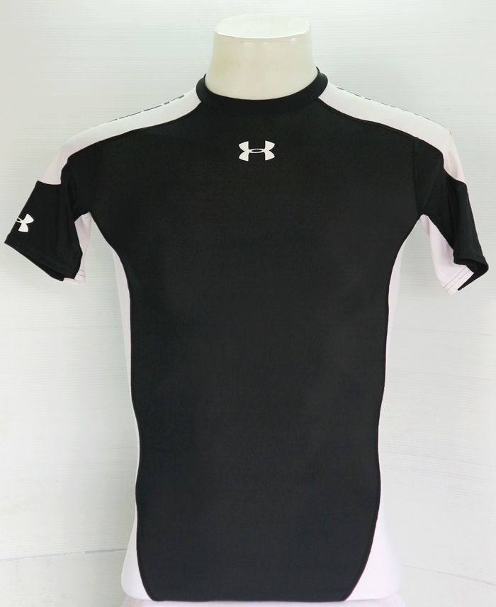 เสื้อรัดกล้ามเนื้อ UNDER ARMOUR แขนสั้น สีดำขาว ไซส์ L