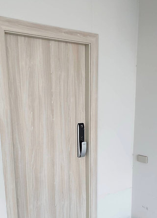 กลอนประตูดิจิตอล KOCOM รุ่น KDL-7190SPK(เงิน,ทอง)ด้ามจับ Push Pull รหัส การ์ด กุญแจ นิ้วมือ (หมายเหตุ Remote และ Application เป็น Option เสริม สามารถซื้อเพิ่มได้)